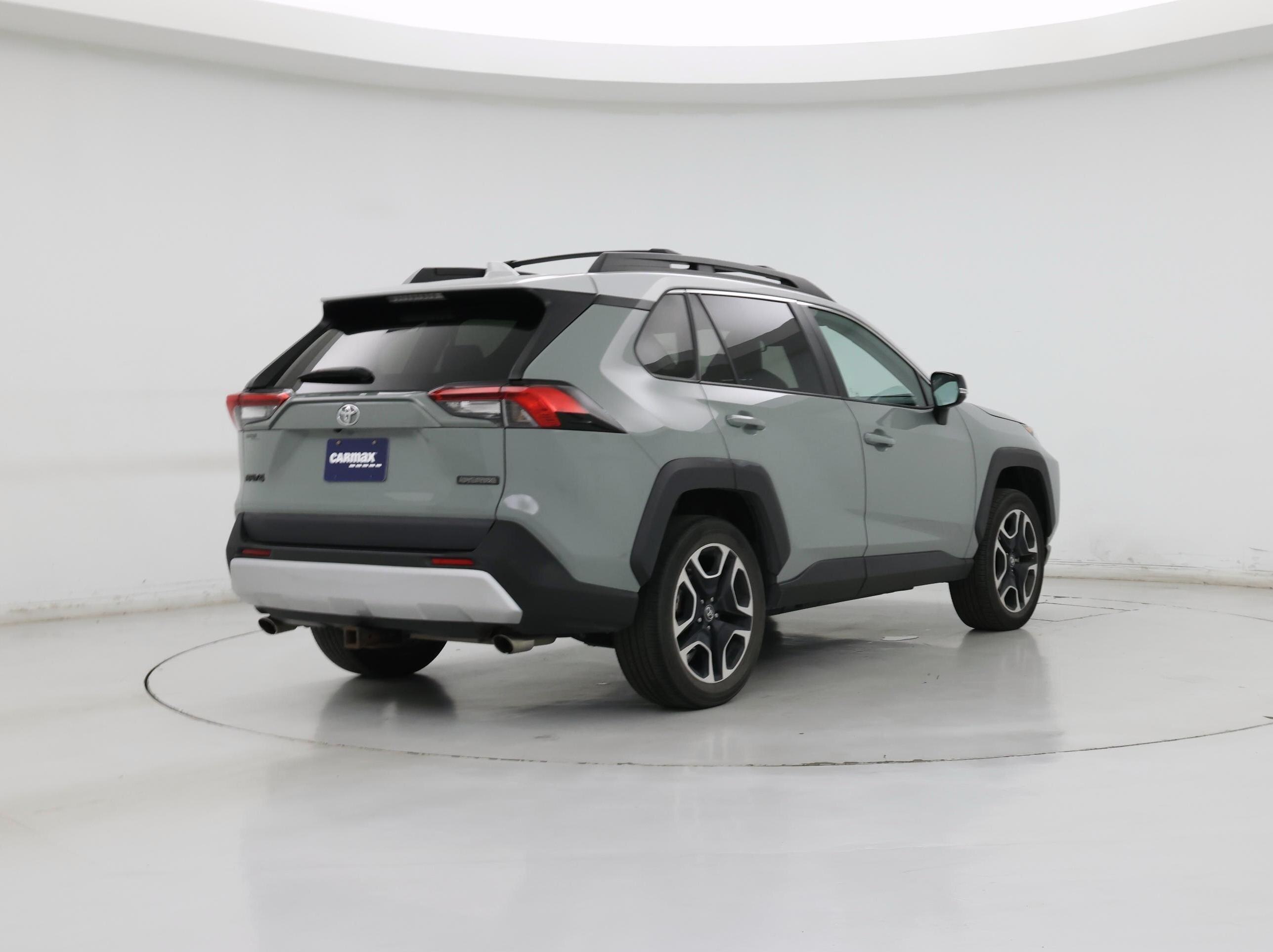 Thumbnail: 2020 Toyota RAV4 - 8