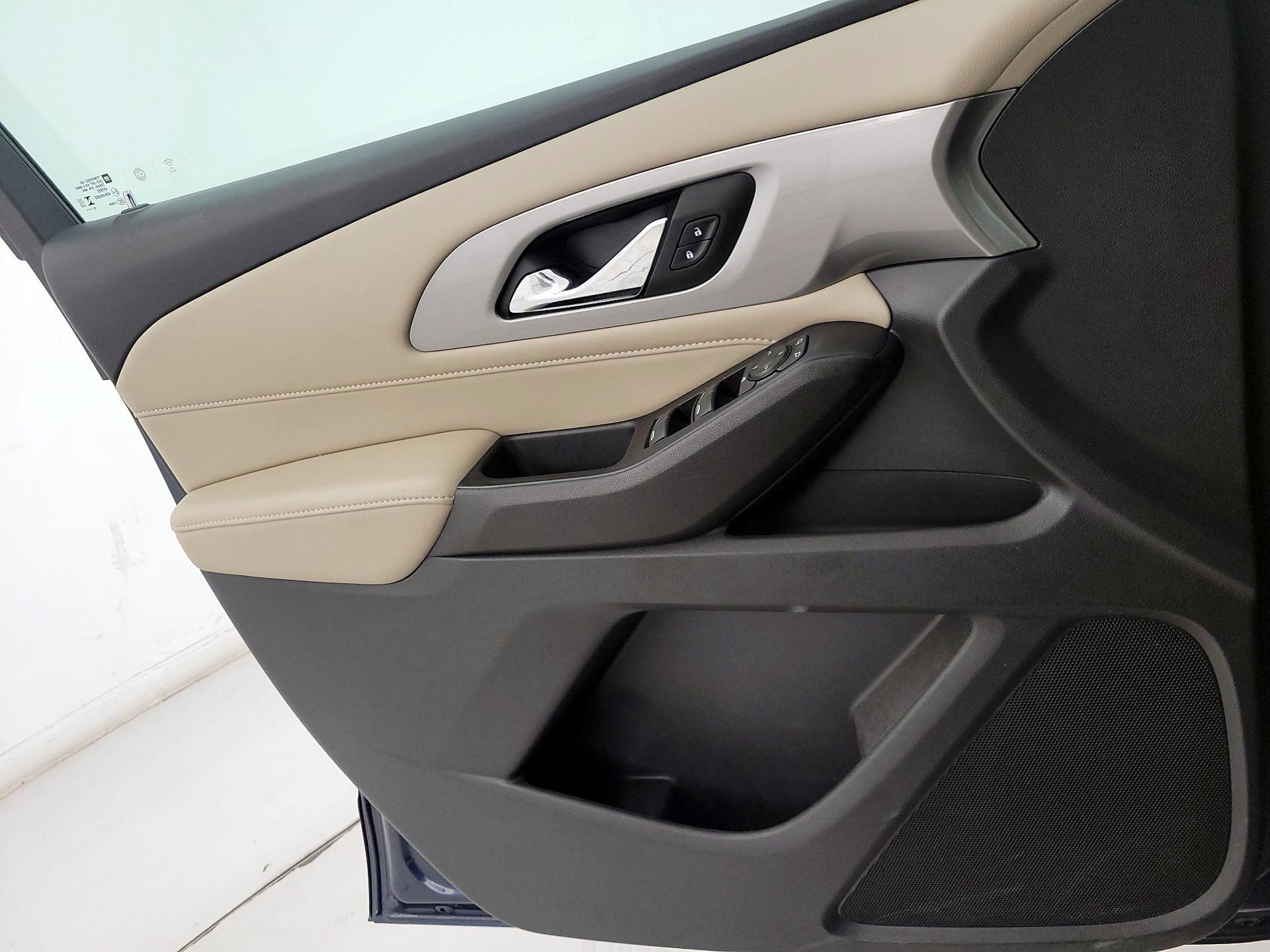 Thumbnail: 2023 Chevrolet Traverse - 12