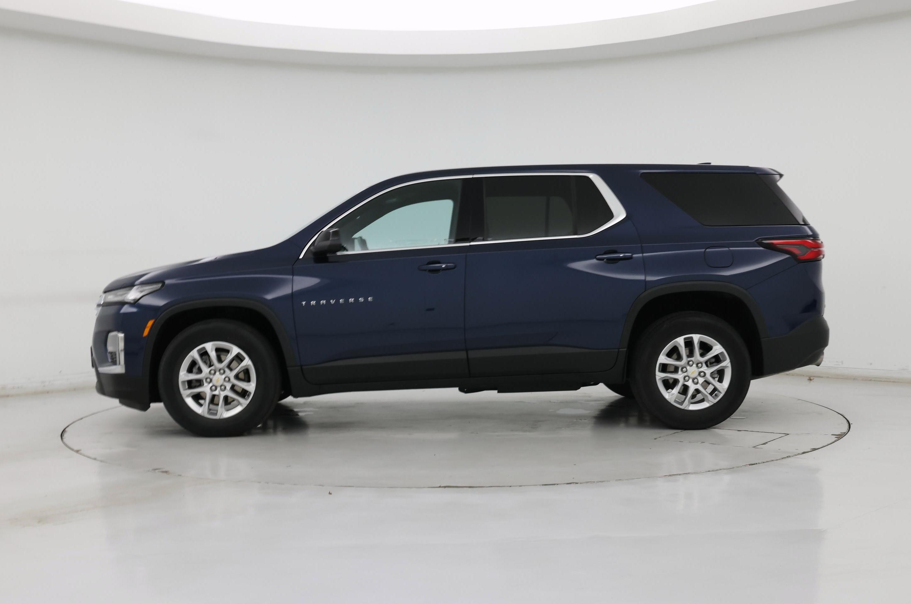 Thumbnail: 2023 Chevrolet Traverse - 3