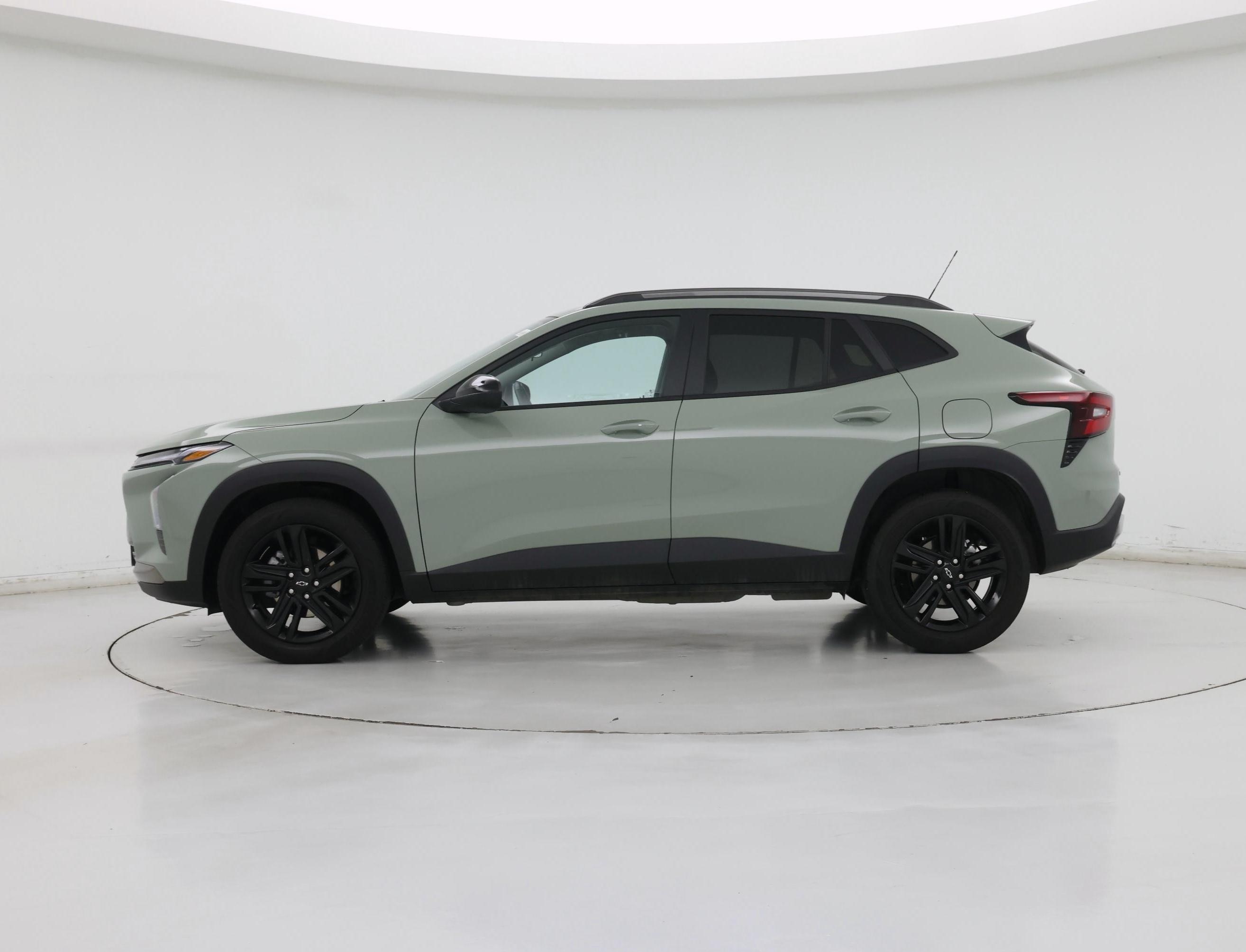 Thumbnail: 2025 Chevrolet Trax - 3