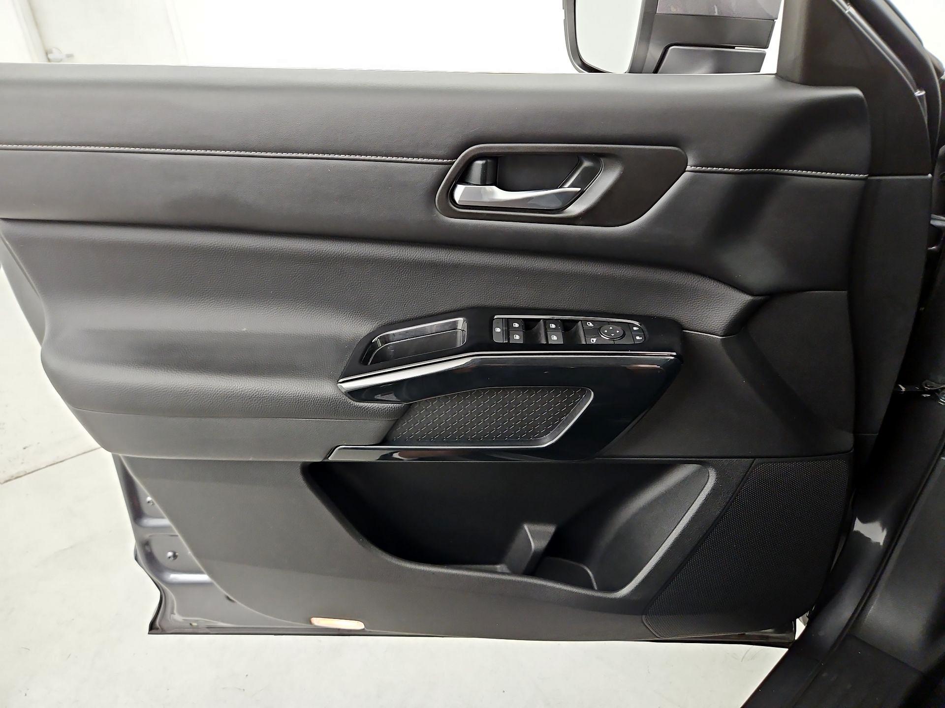 Thumbnail: 2022 Nissan Pathfinder - 12