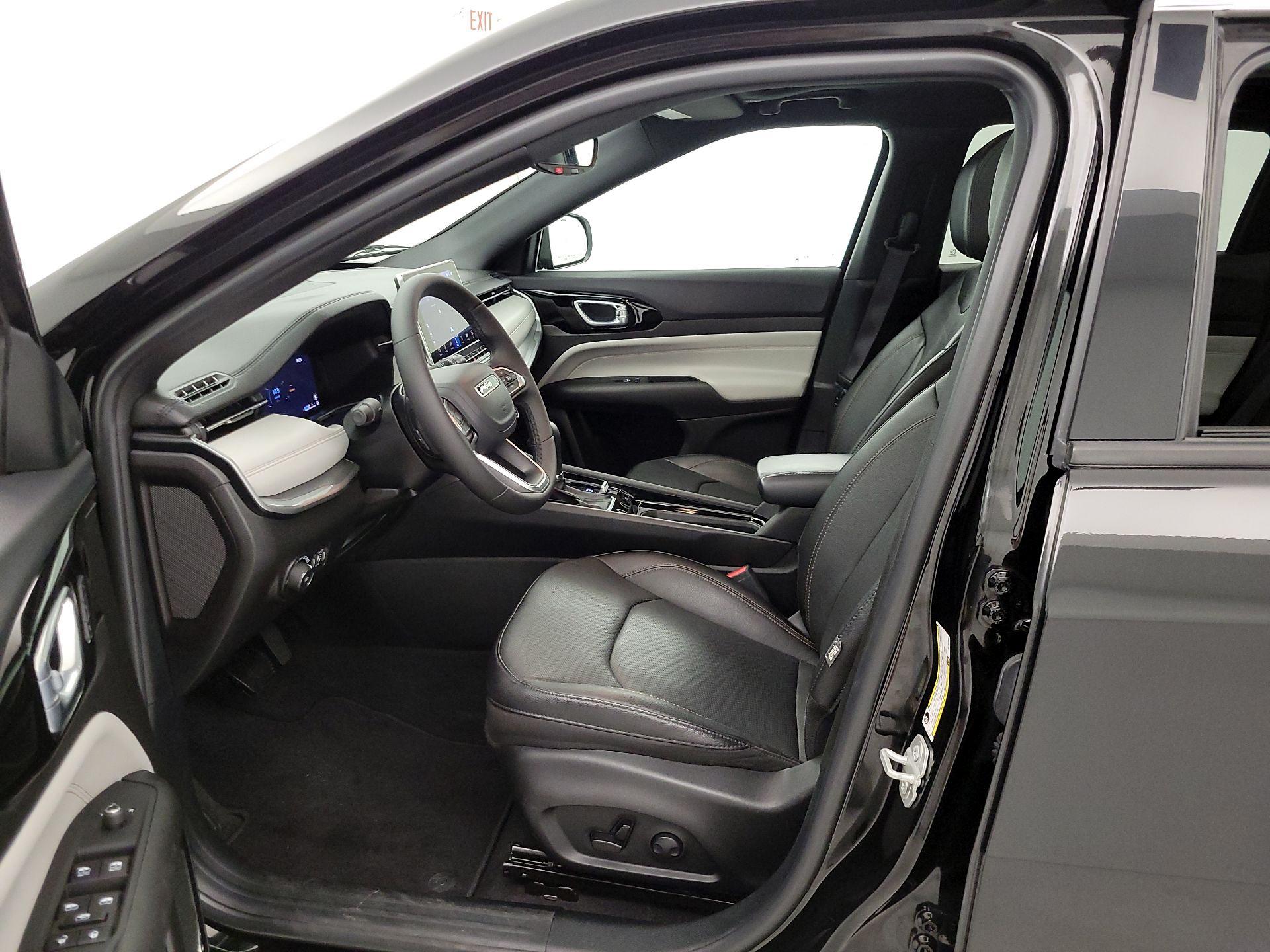 Thumbnail: 2024 Jeep Compass - 11
