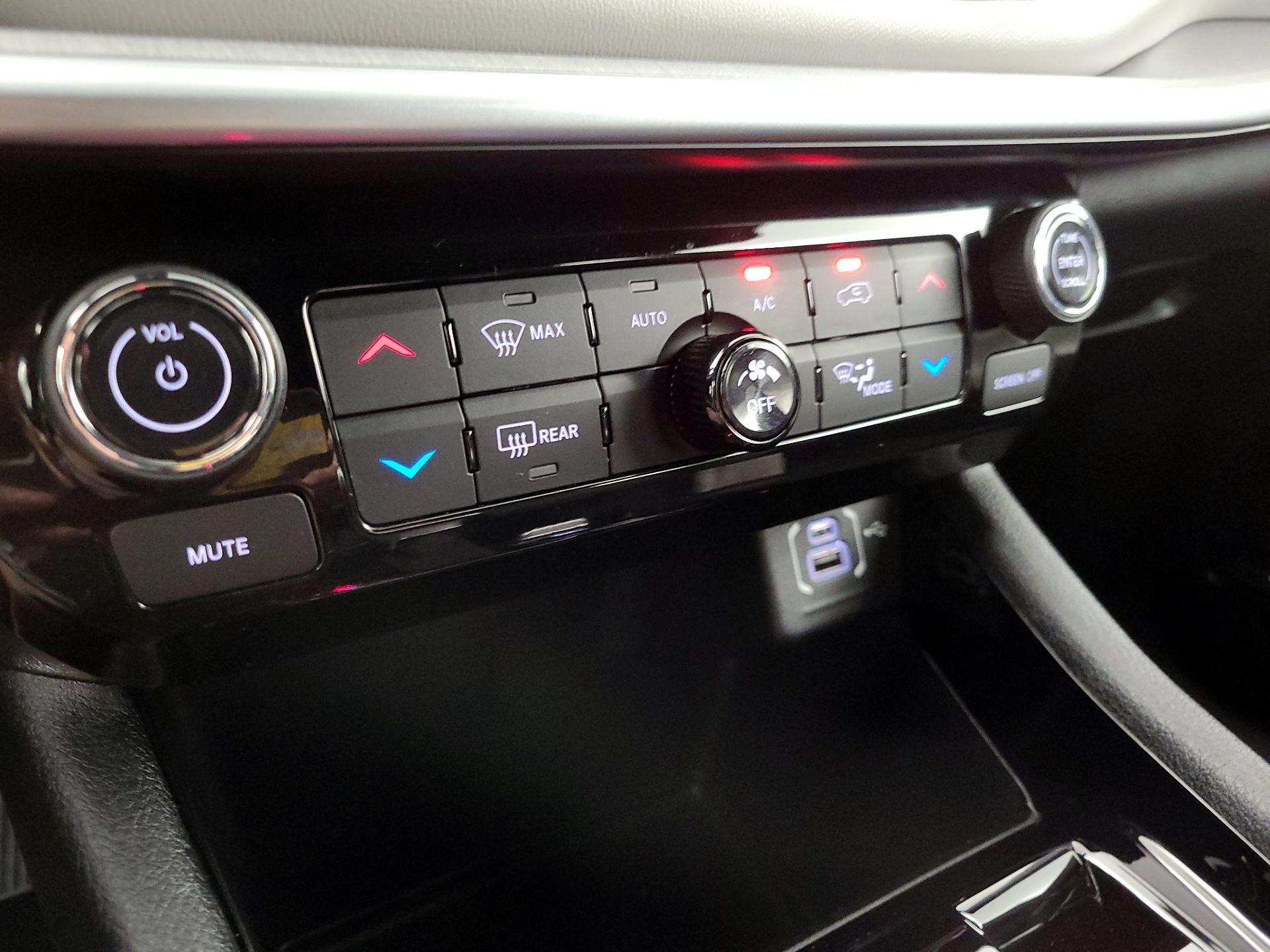 Thumbnail: 2024 Jeep Compass - 17