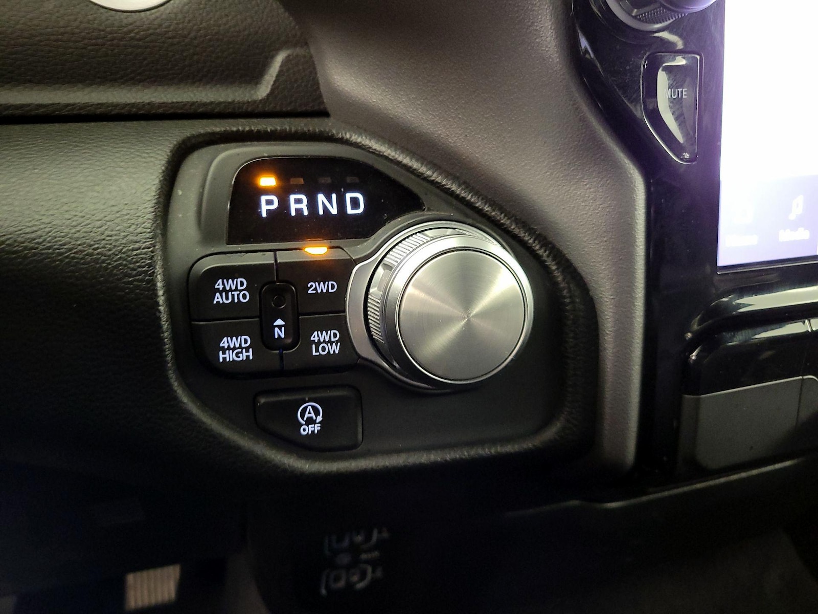 2025 RAM Ram 1500 Pickup Laramie - Photo 19