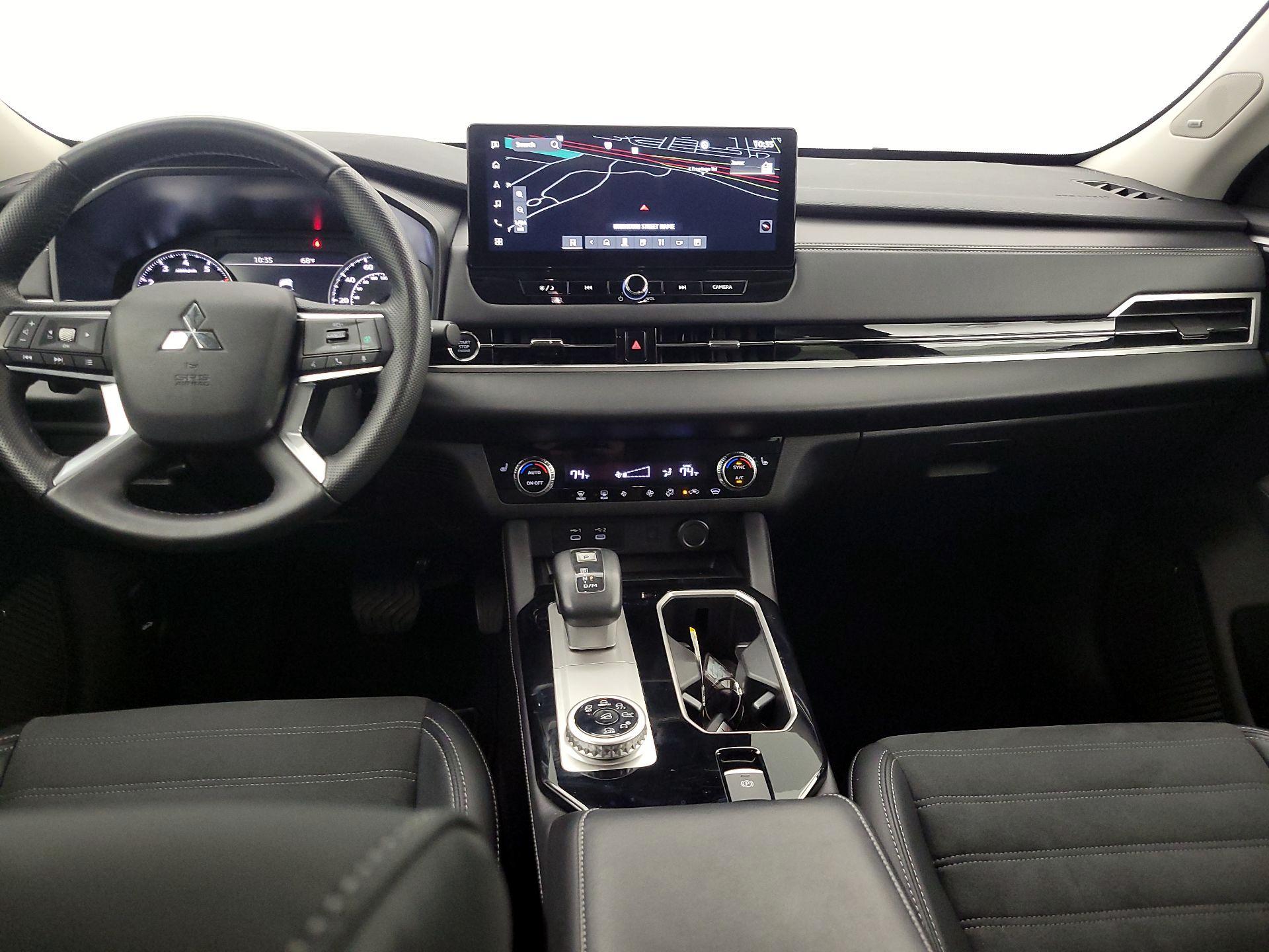 Thumbnail: 2025 Mitsubishi Outlander - 9