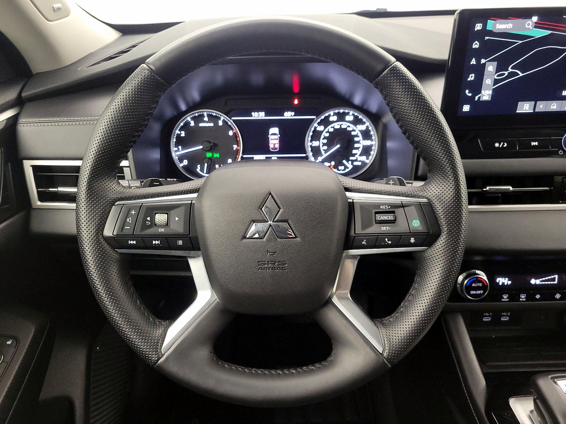 Thumbnail: 2025 Mitsubishi Outlander - 10