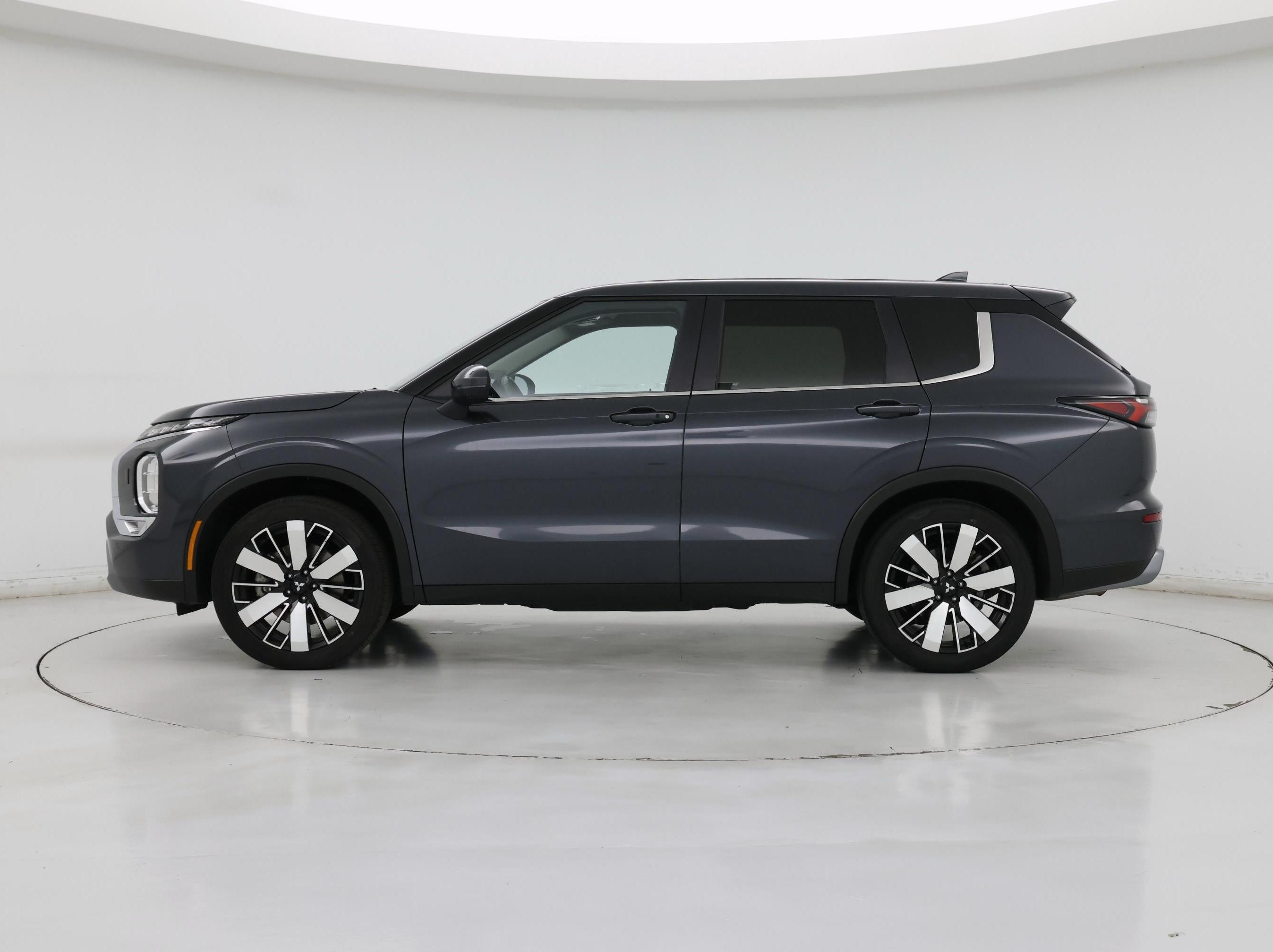 Thumbnail: 2025 Mitsubishi Outlander - 3