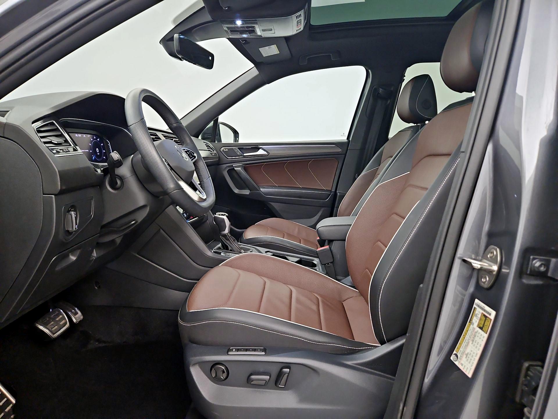 Thumbnail: 2024 Volkswagen Tiguan - 11