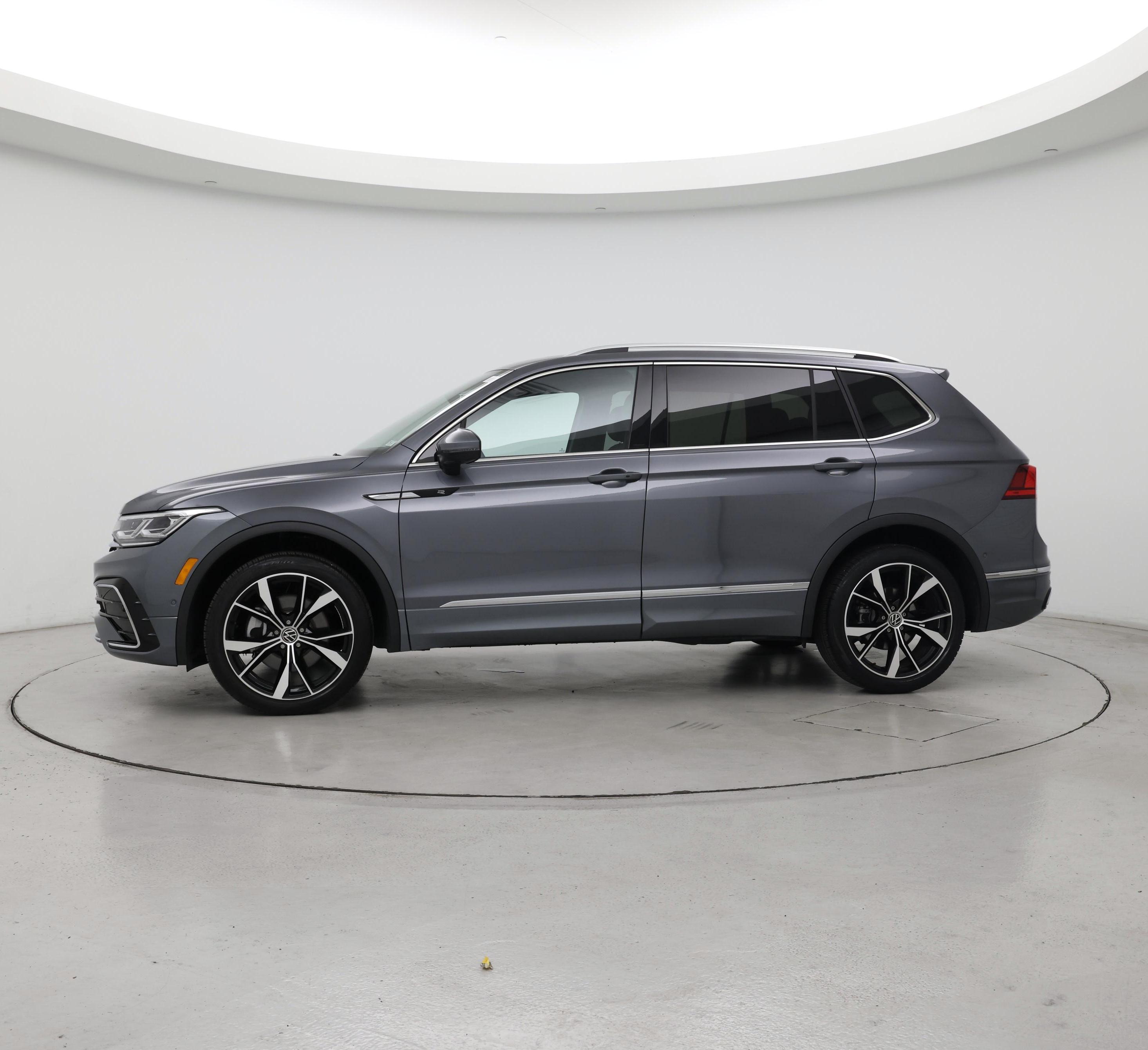 Thumbnail: 2024 Volkswagen Tiguan - 3