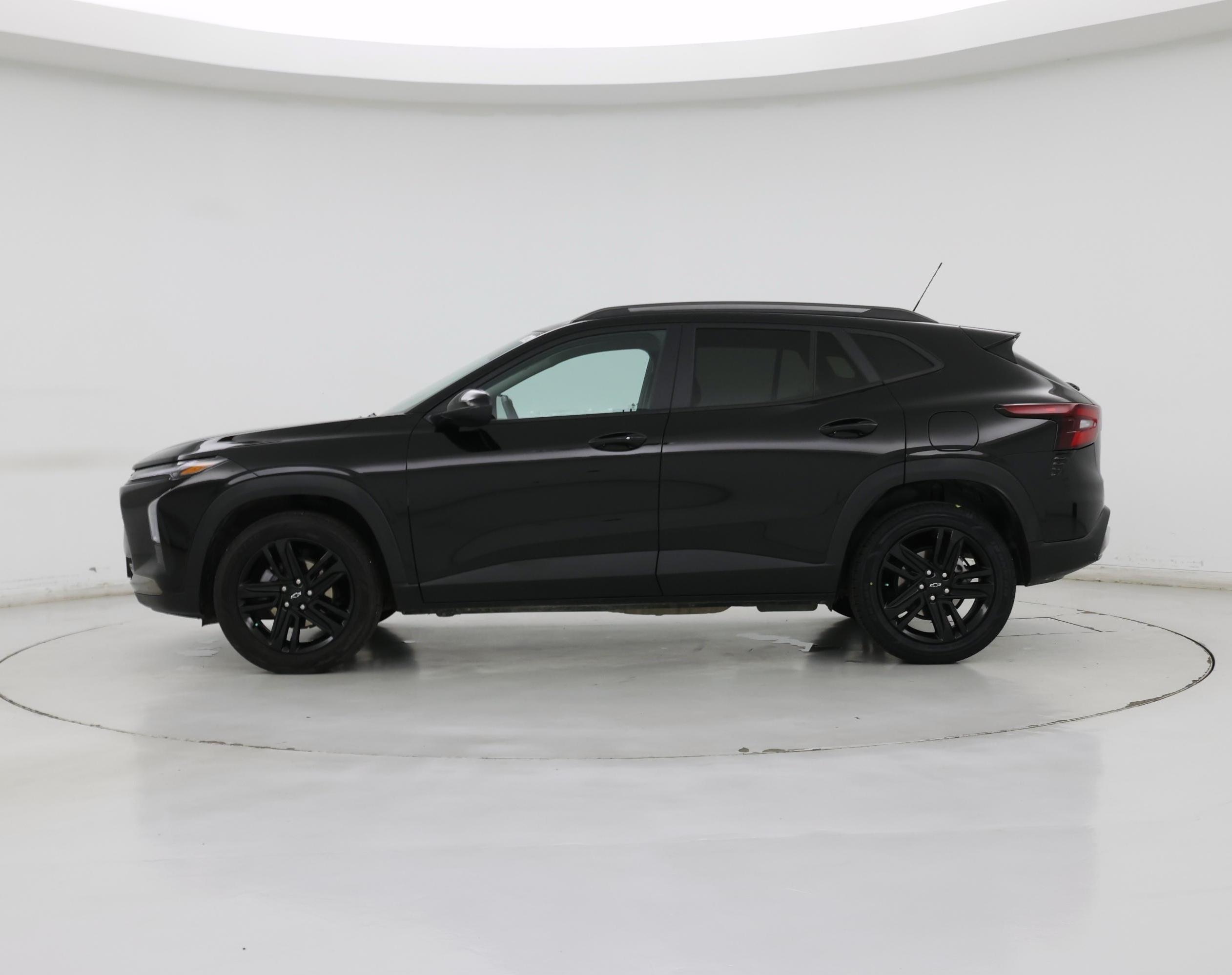 Thumbnail: 2025 Chevrolet Trax - 3