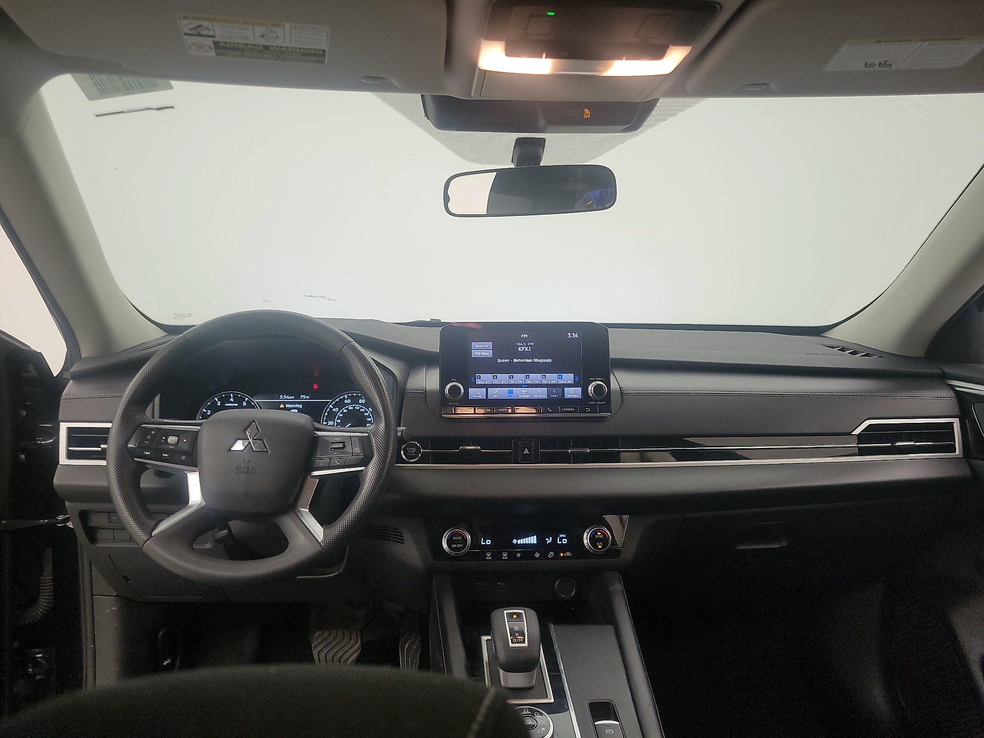 Thumbnail: 2024 Mitsubishi Outlander - 9