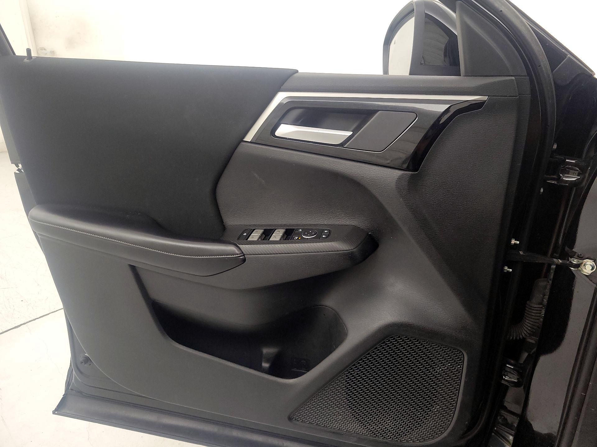 Thumbnail: 2024 Mitsubishi Outlander - 12