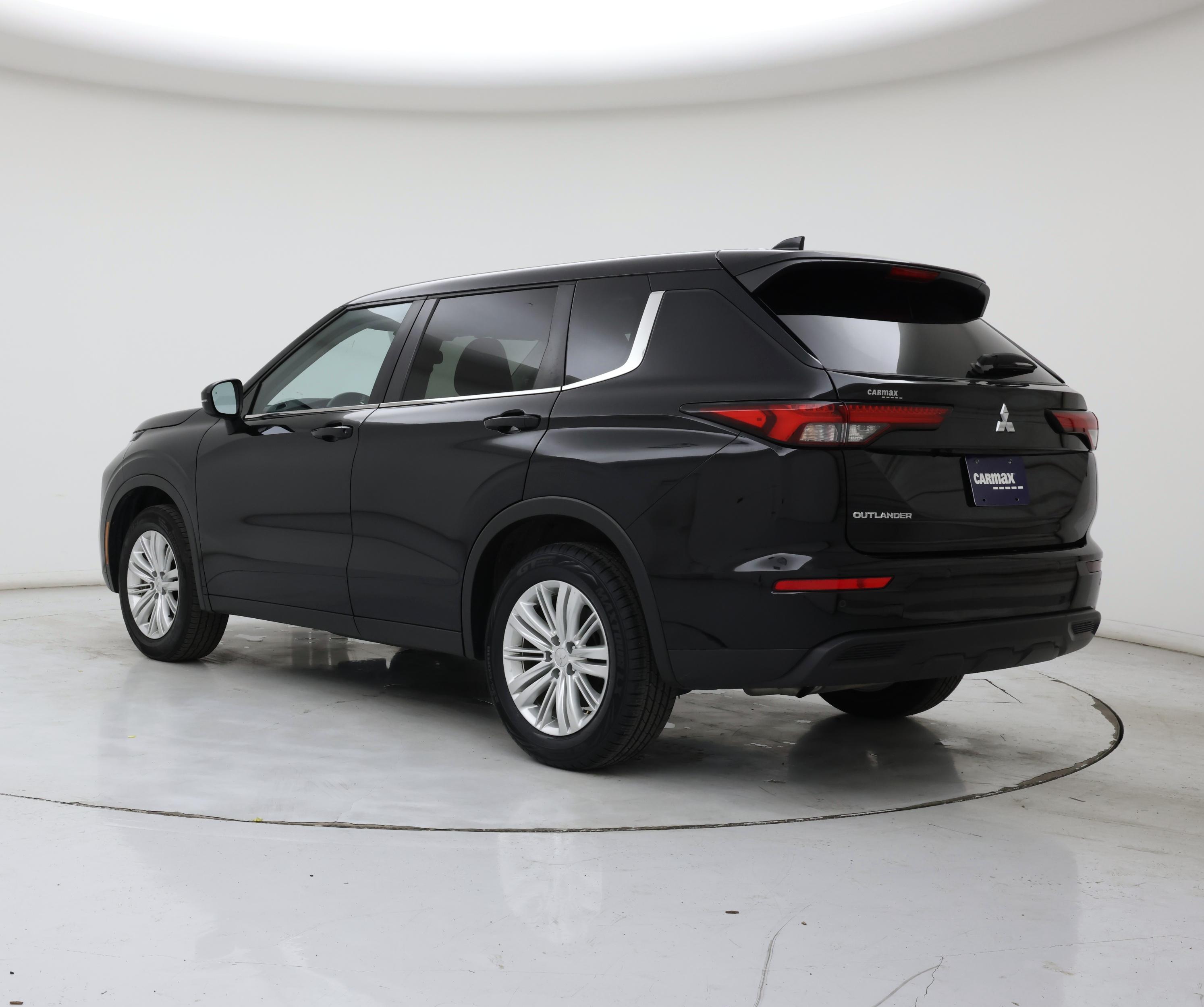 Thumbnail: 2024 Mitsubishi Outlander - 2