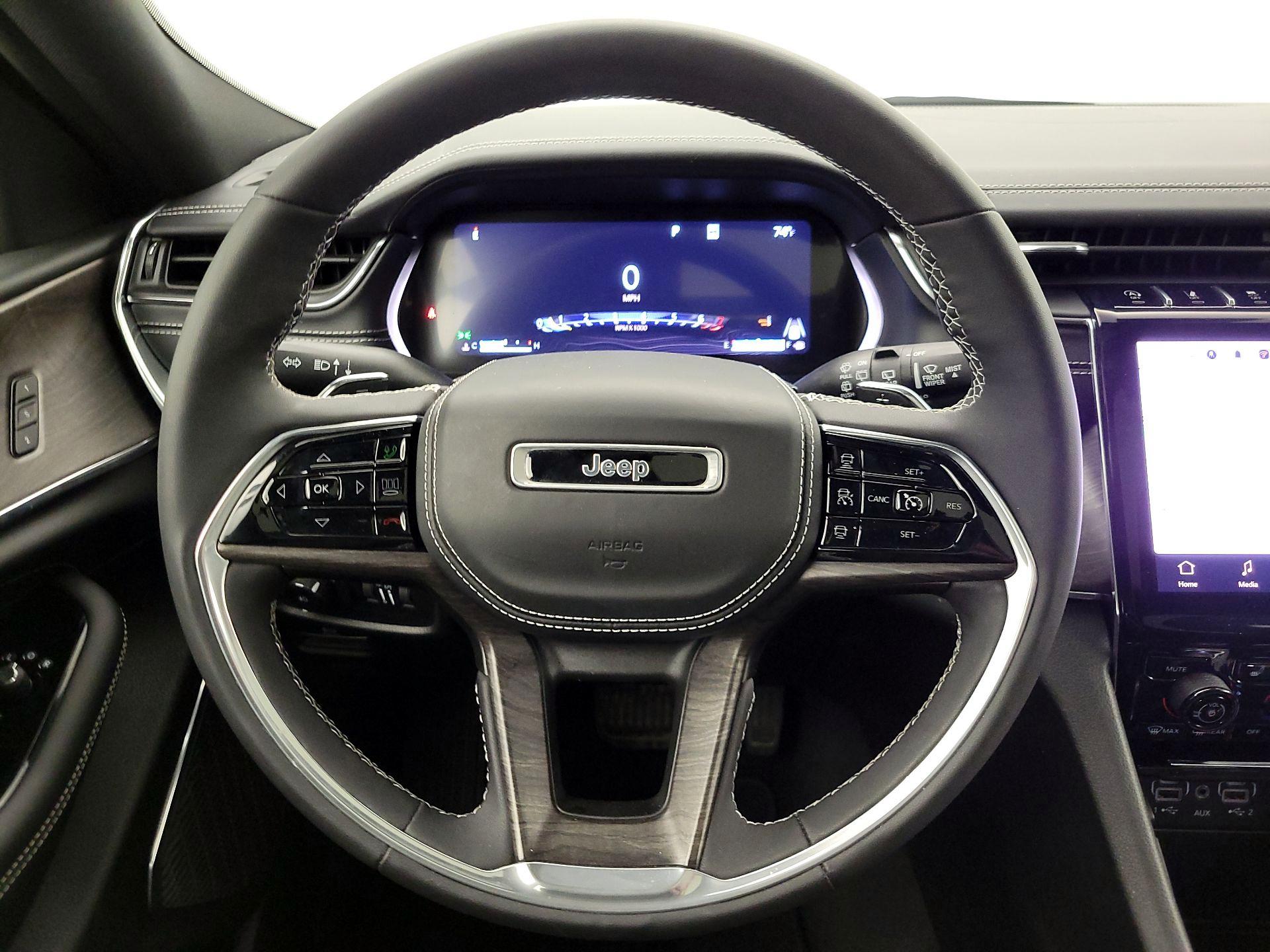 Thumbnail: 2023 Jeep Grand Cherokee - 10