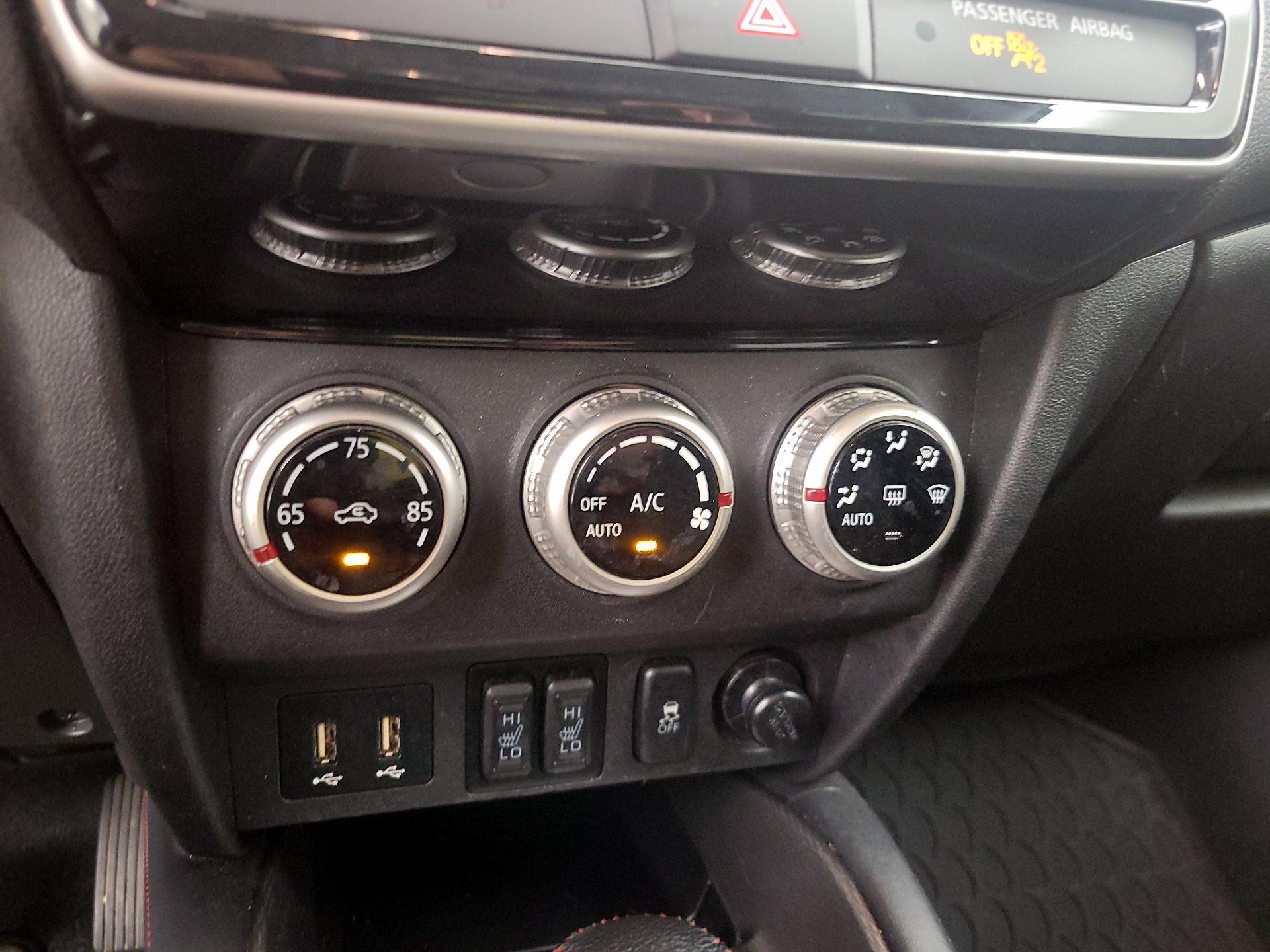 Thumbnail: 2022 Mitsubishi Outlander Sport - 16