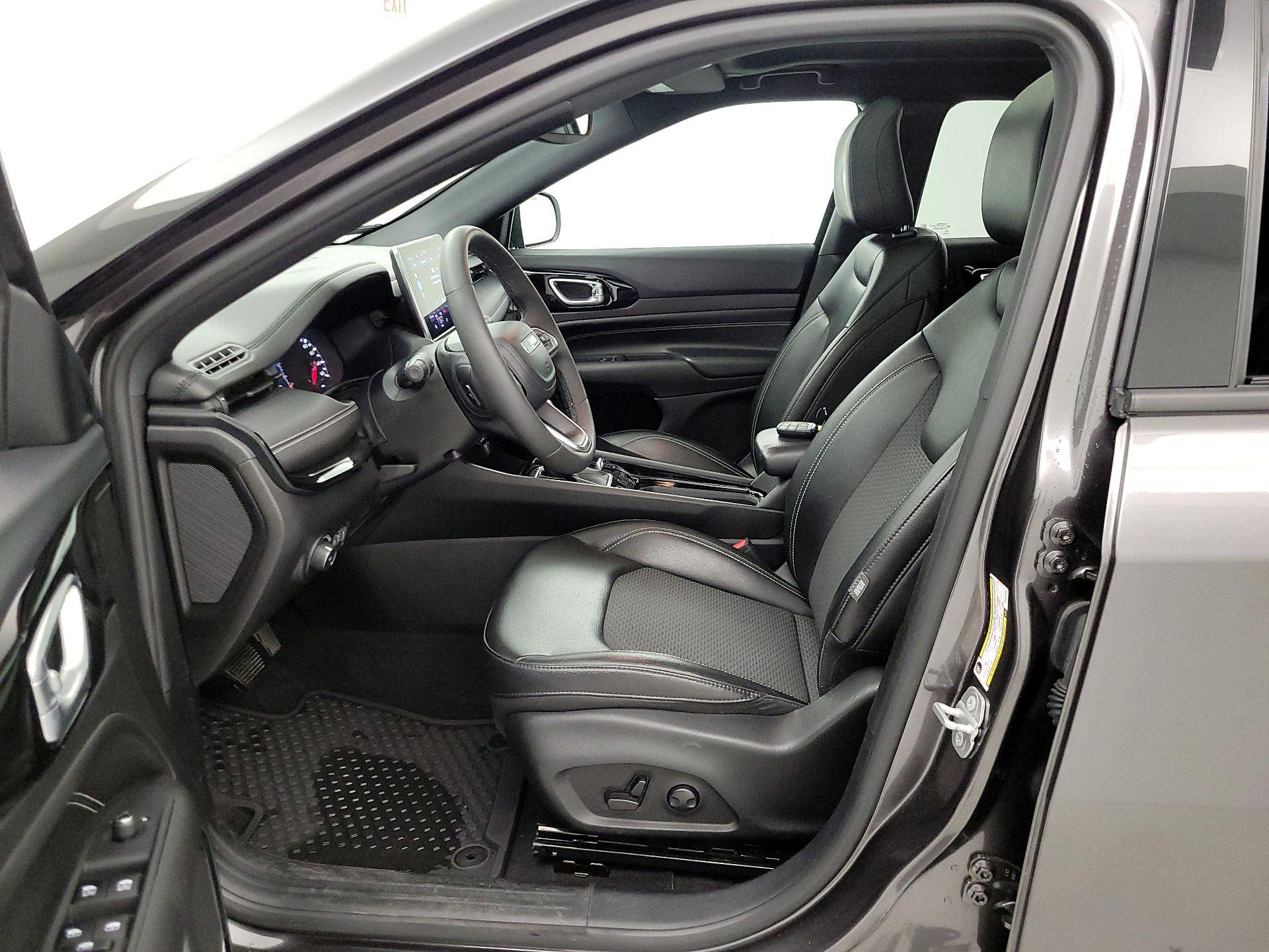 Thumbnail: 2023 Jeep Compass - 11