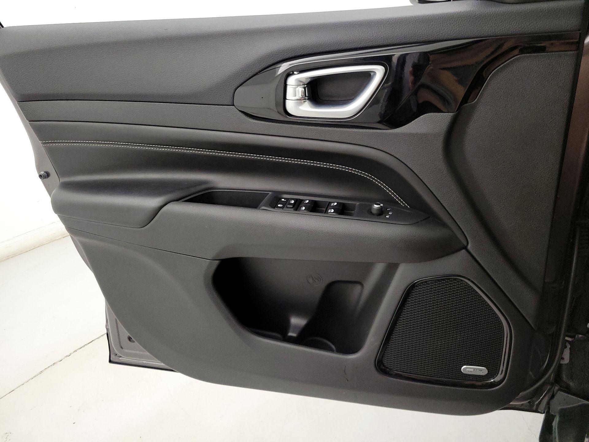 Thumbnail: 2023 Jeep Compass - 12