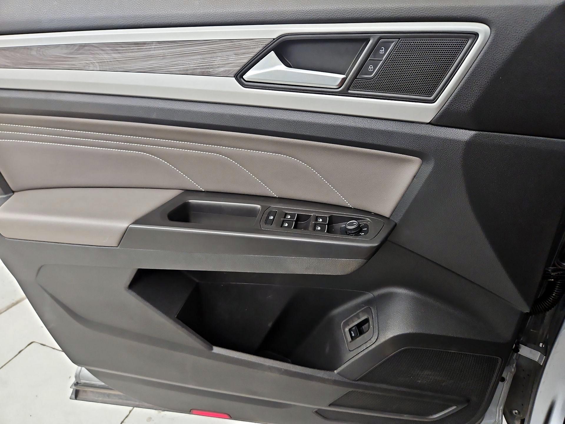 Thumbnail: 2023 Volkswagen Atlas - 12