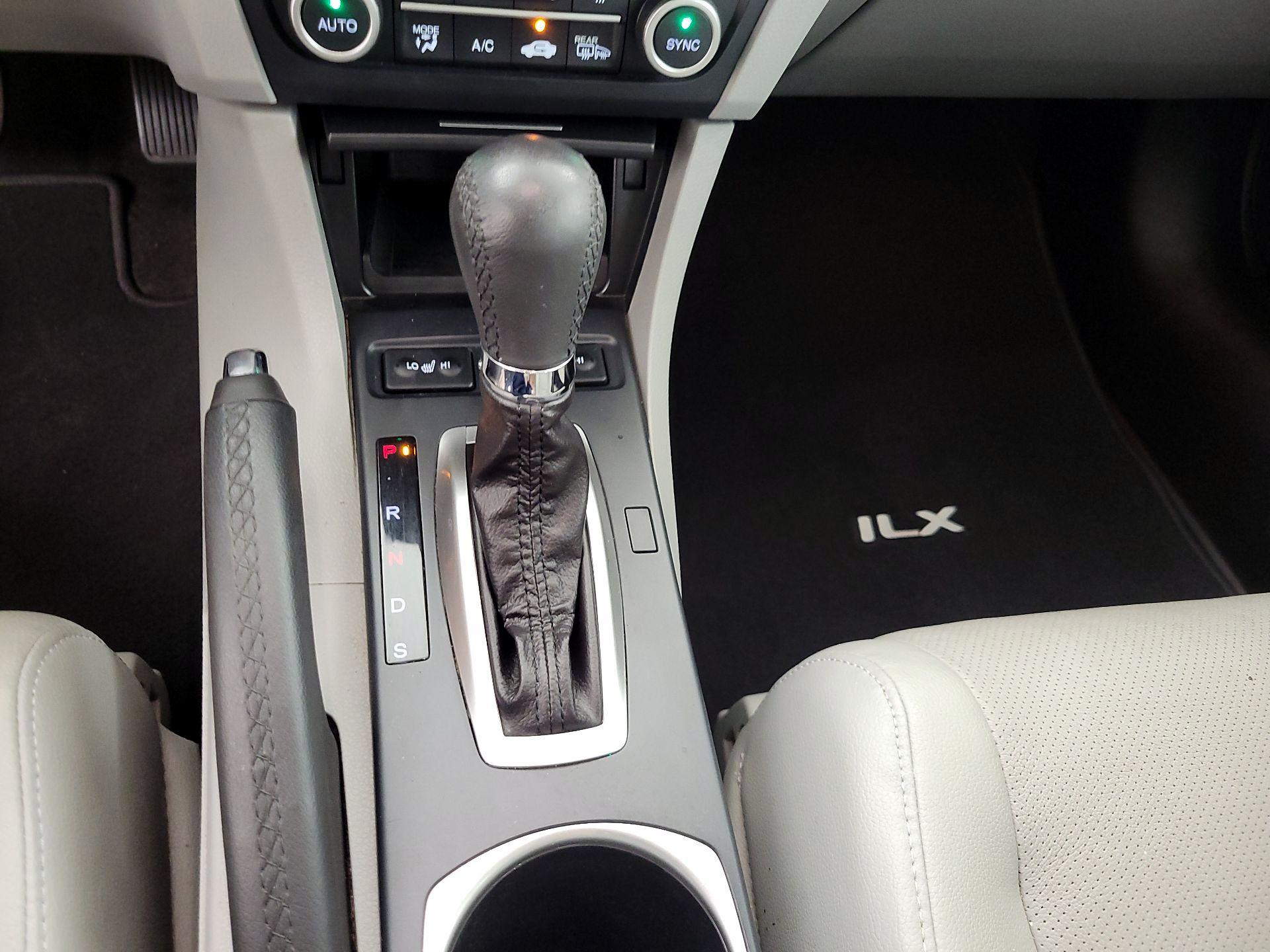 Thumbnail: 2017 Acura ILX - 17