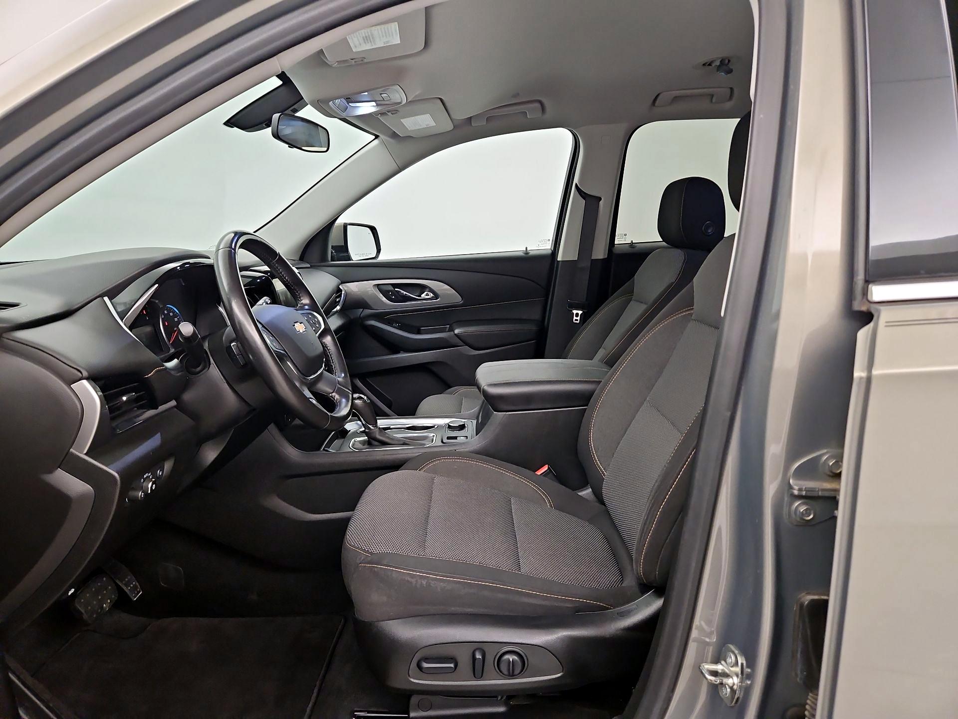 Thumbnail: 2018 Chevrolet Traverse - 11