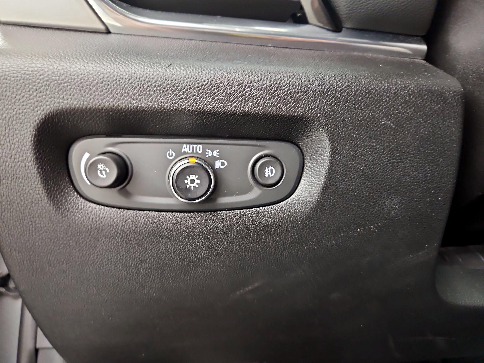 Thumbnail: 2018 Chevrolet Traverse - 13