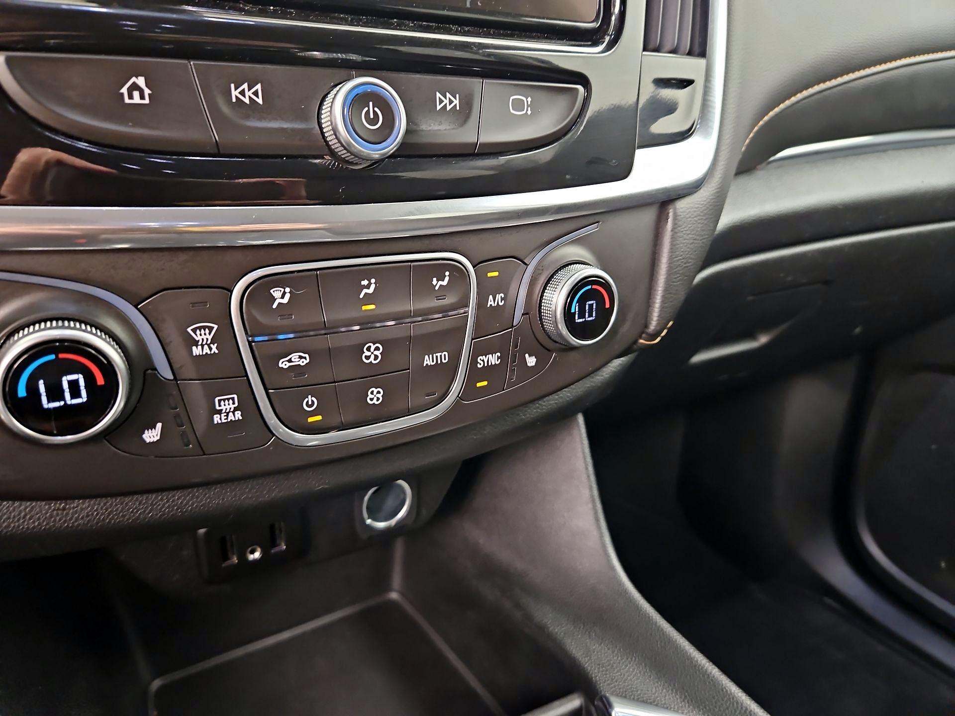 Thumbnail: 2018 Chevrolet Traverse - 16