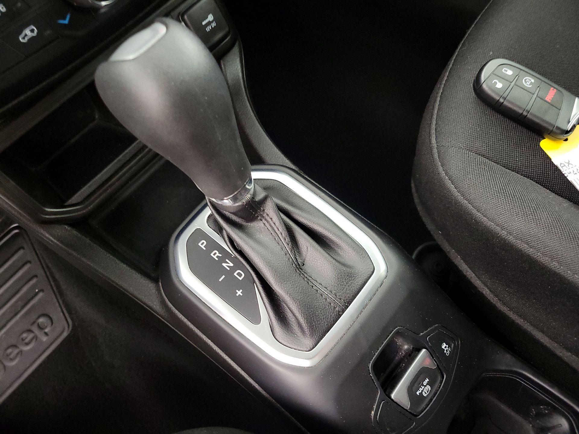 Thumbnail: 2021 Jeep Renegade - 17