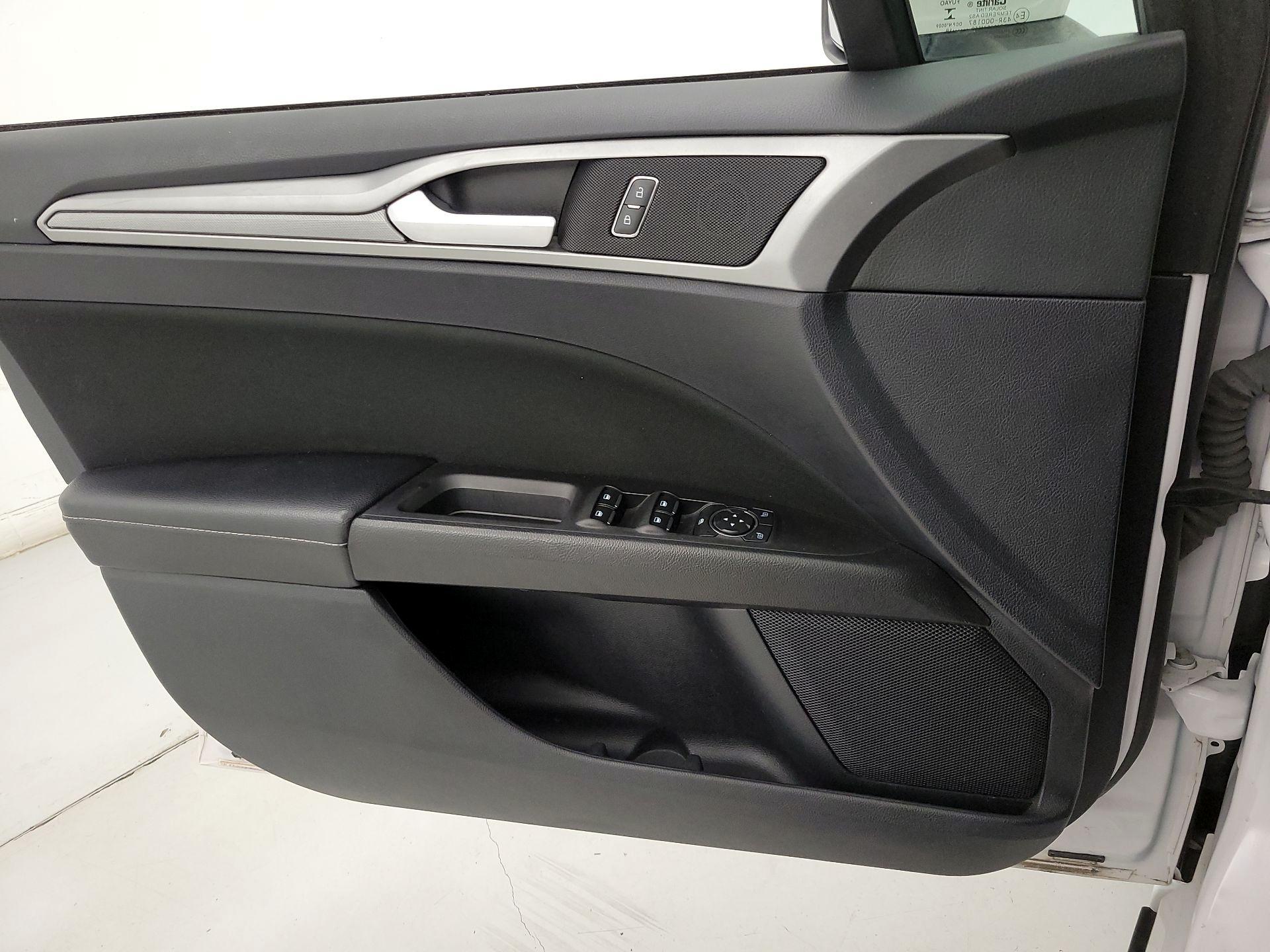 Thumbnail: 2019 Ford Fusion - 12