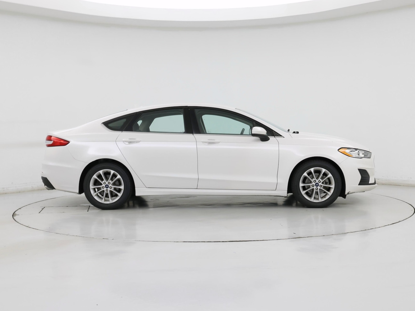2019 Ford Fusion SE - Photo 8