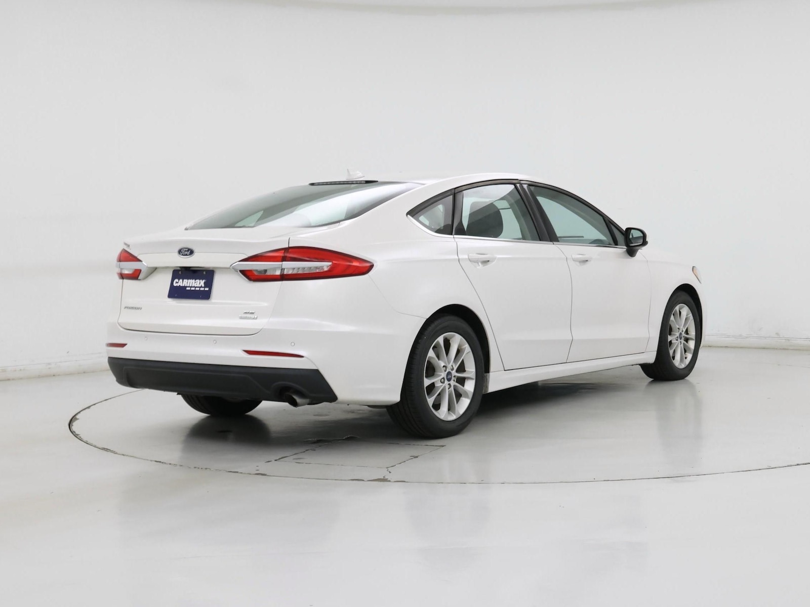 2019 Ford Fusion SE - Photo 9