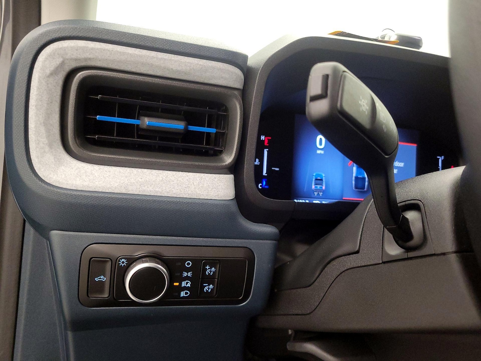 2025 Ford Maverick XLT - Photo 14