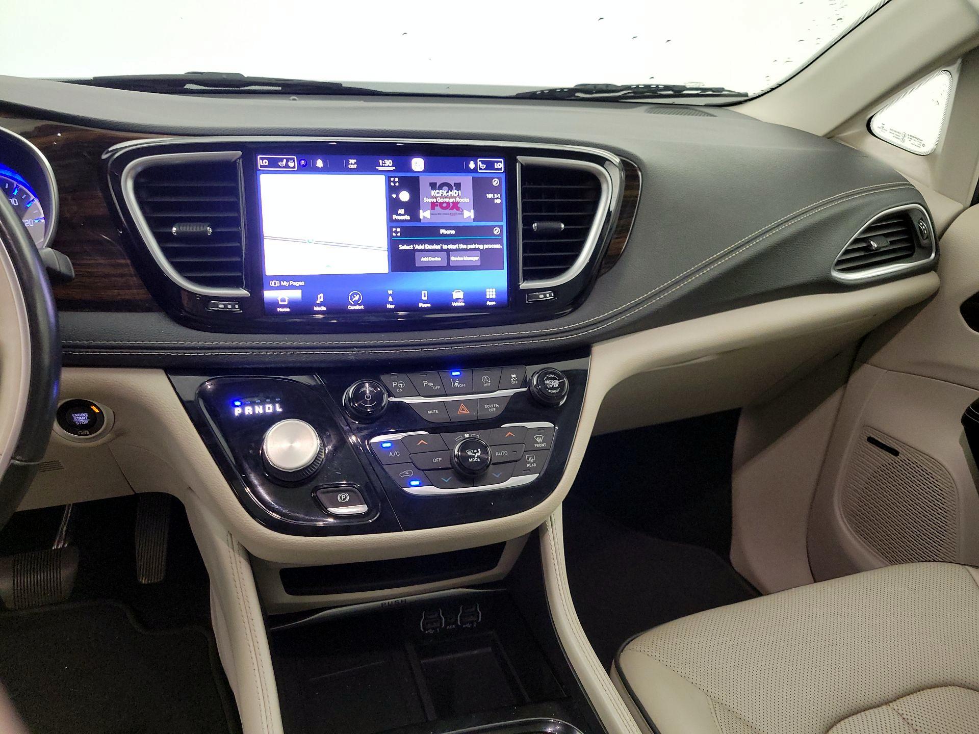 Thumbnail: 2021 Chrysler Pacifica - 9