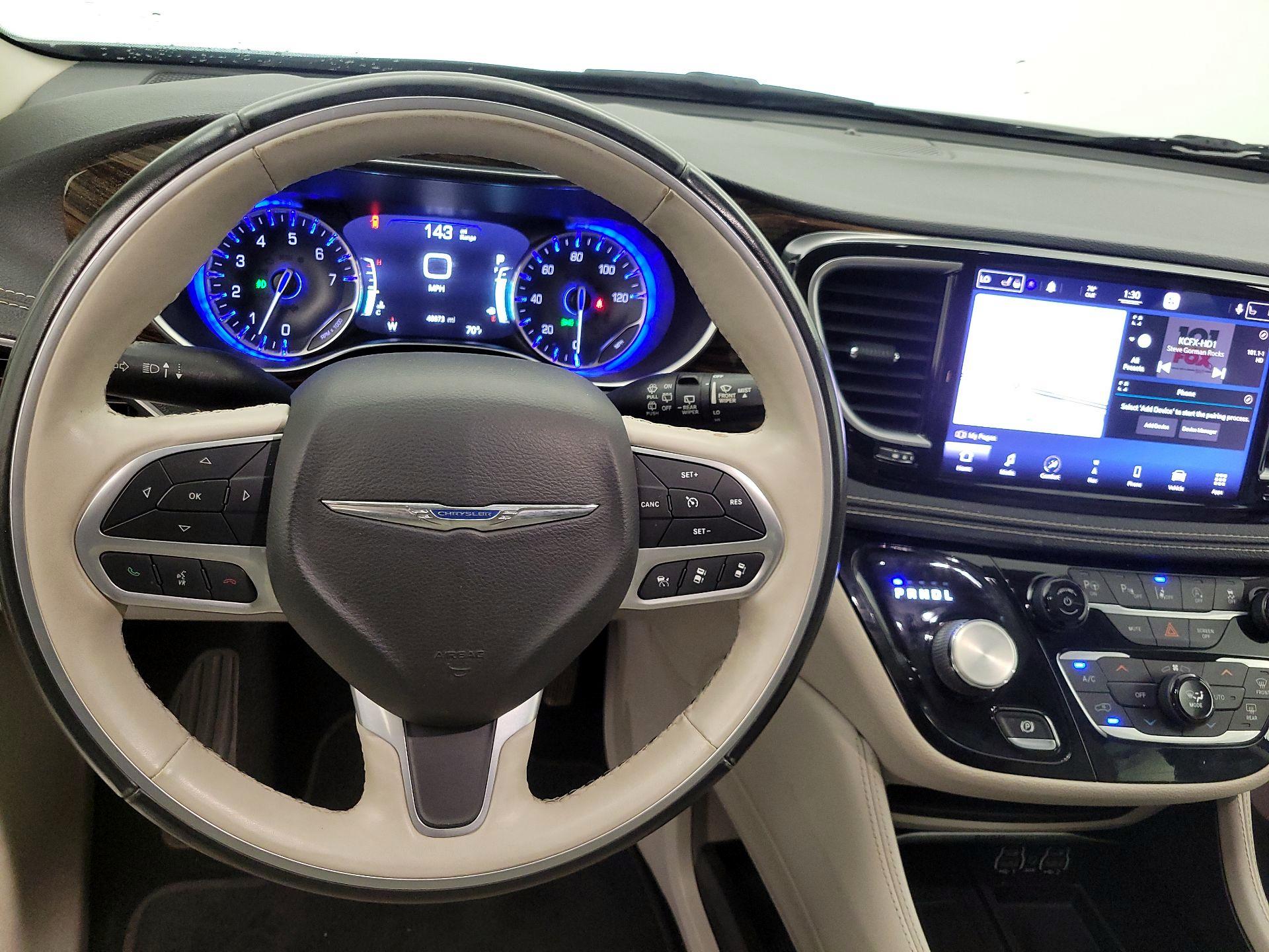 Thumbnail: 2021 Chrysler Pacifica - 10
