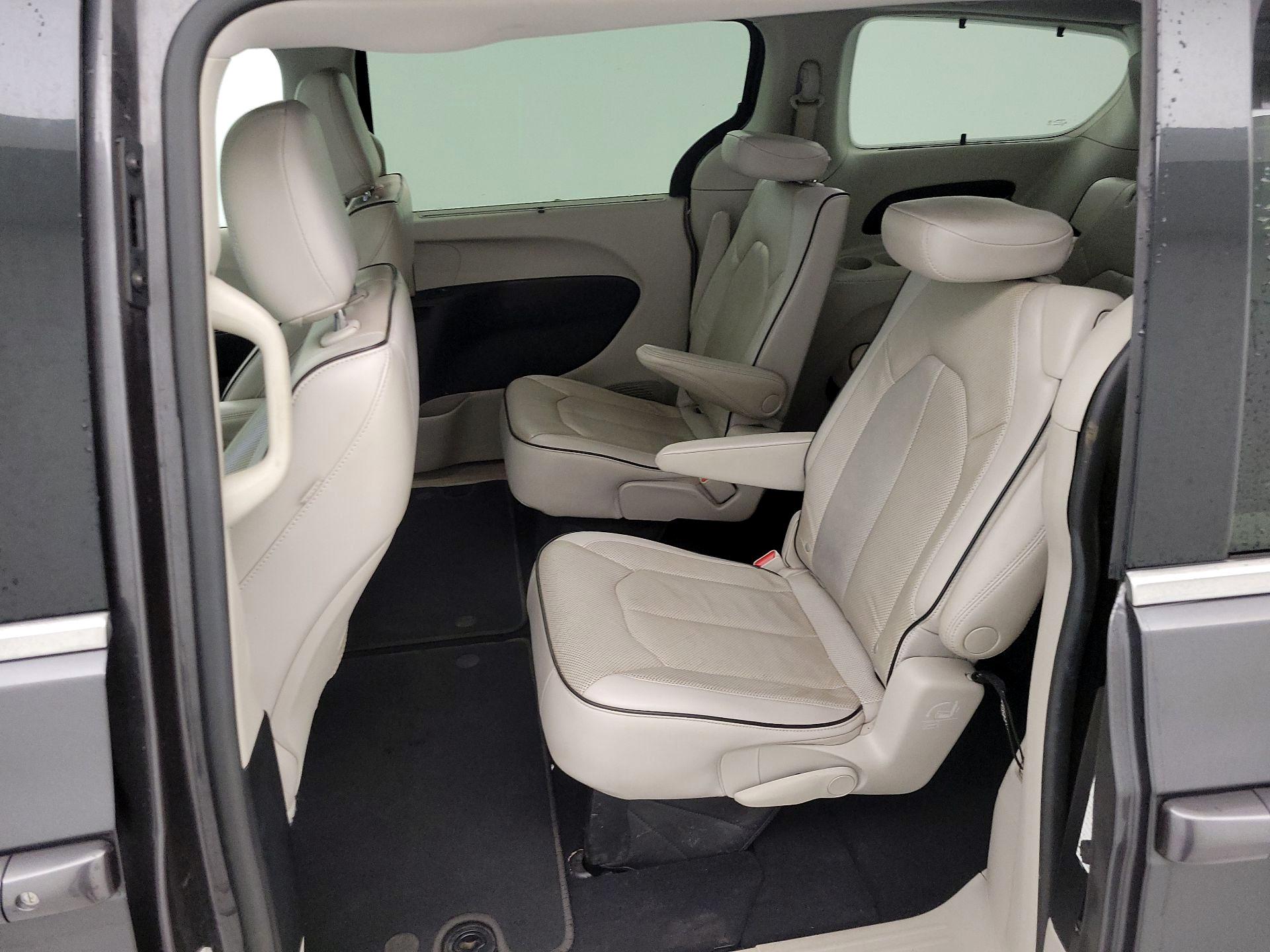 Thumbnail: 2021 Chrysler Pacifica - 20
