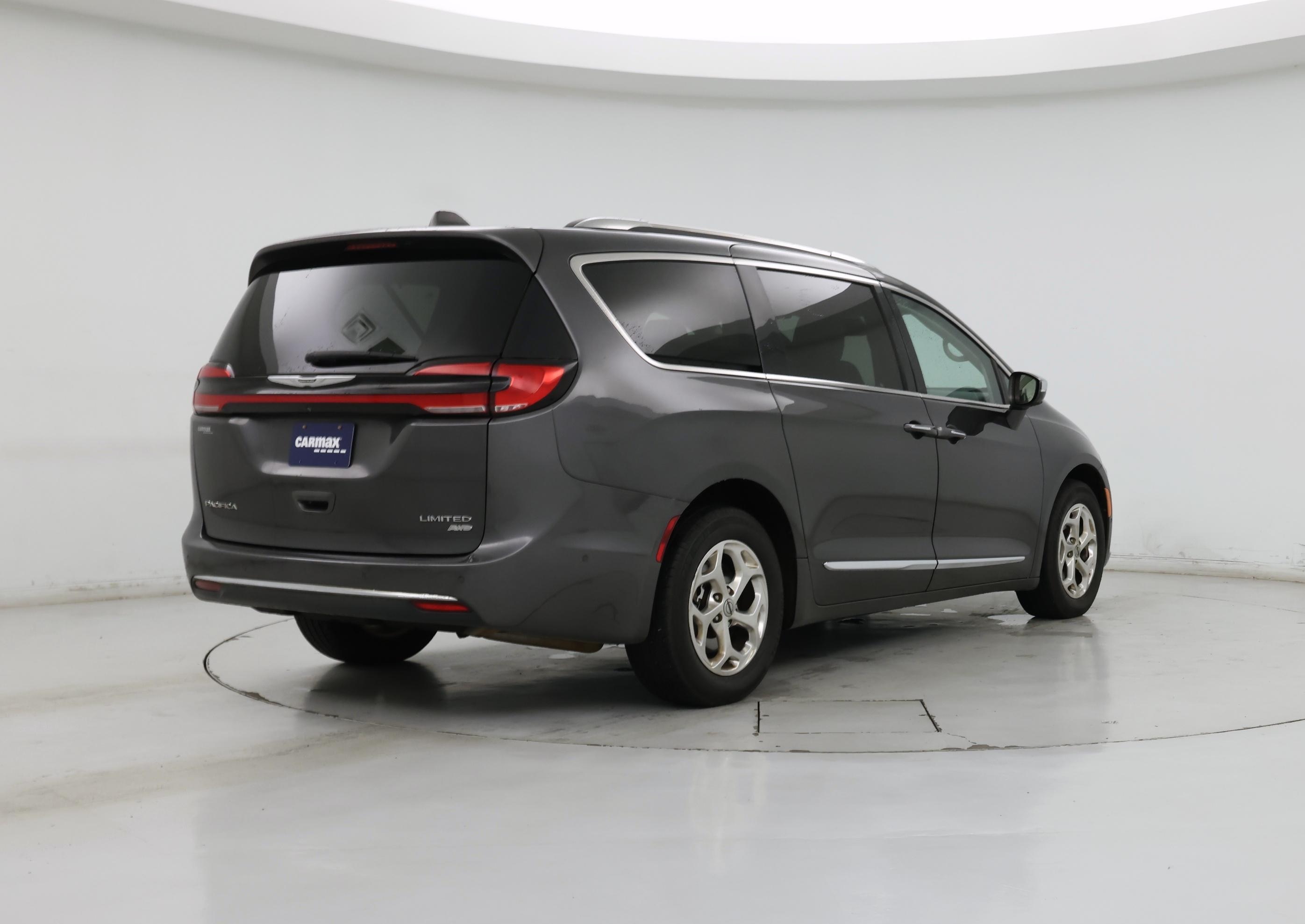 Thumbnail: 2021 Chrysler Pacifica - 8