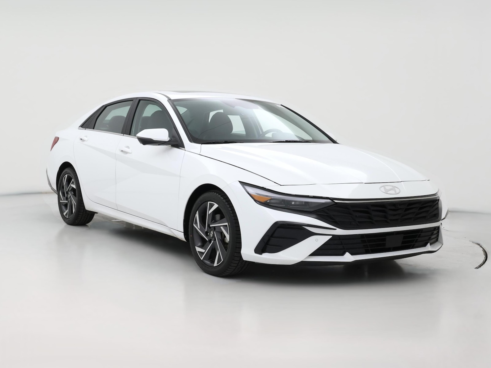 2024 Hyundai Elantra Limited - Photo 1
