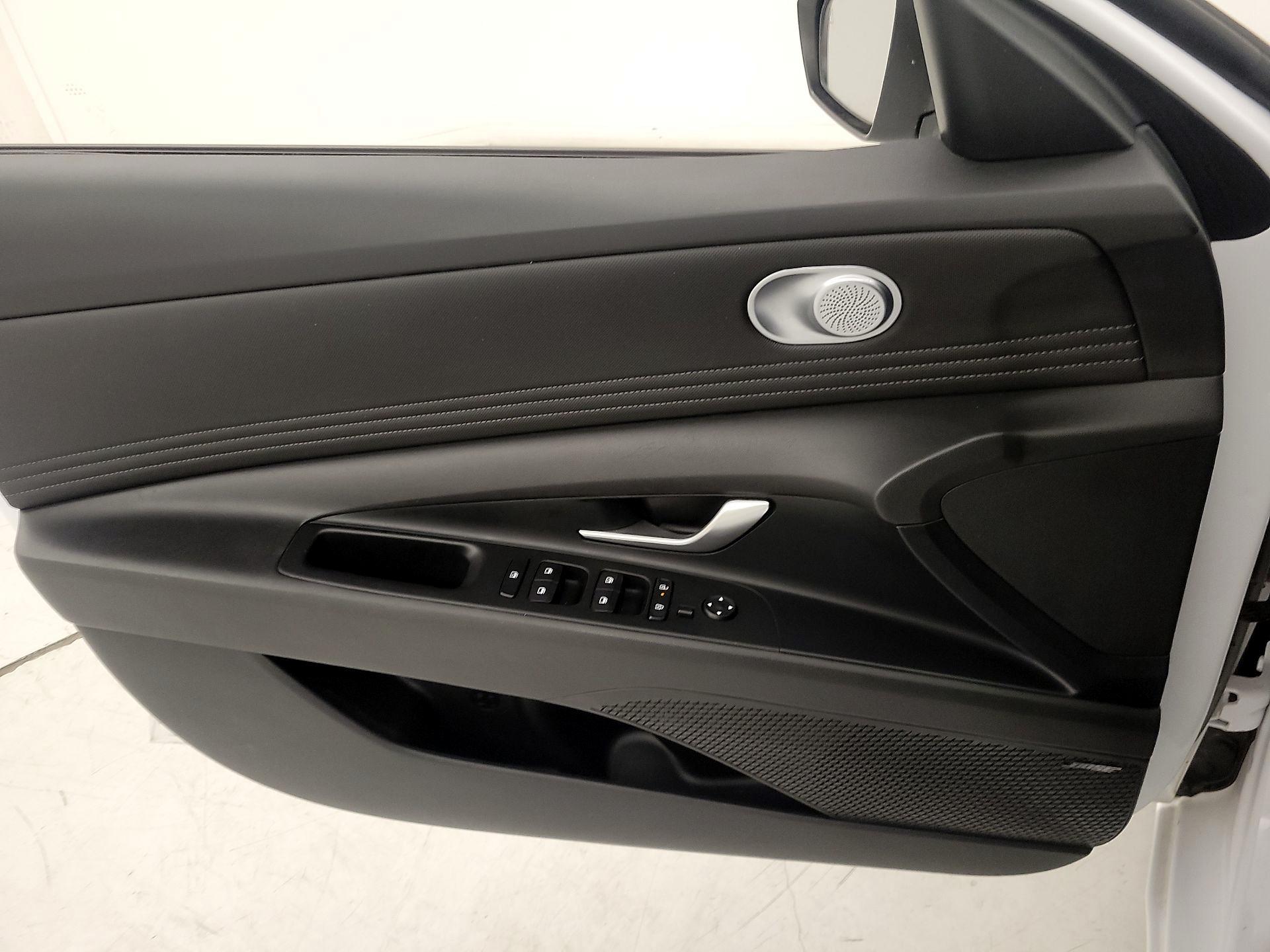 Thumbnail: 2024 Hyundai Elantra - 12
