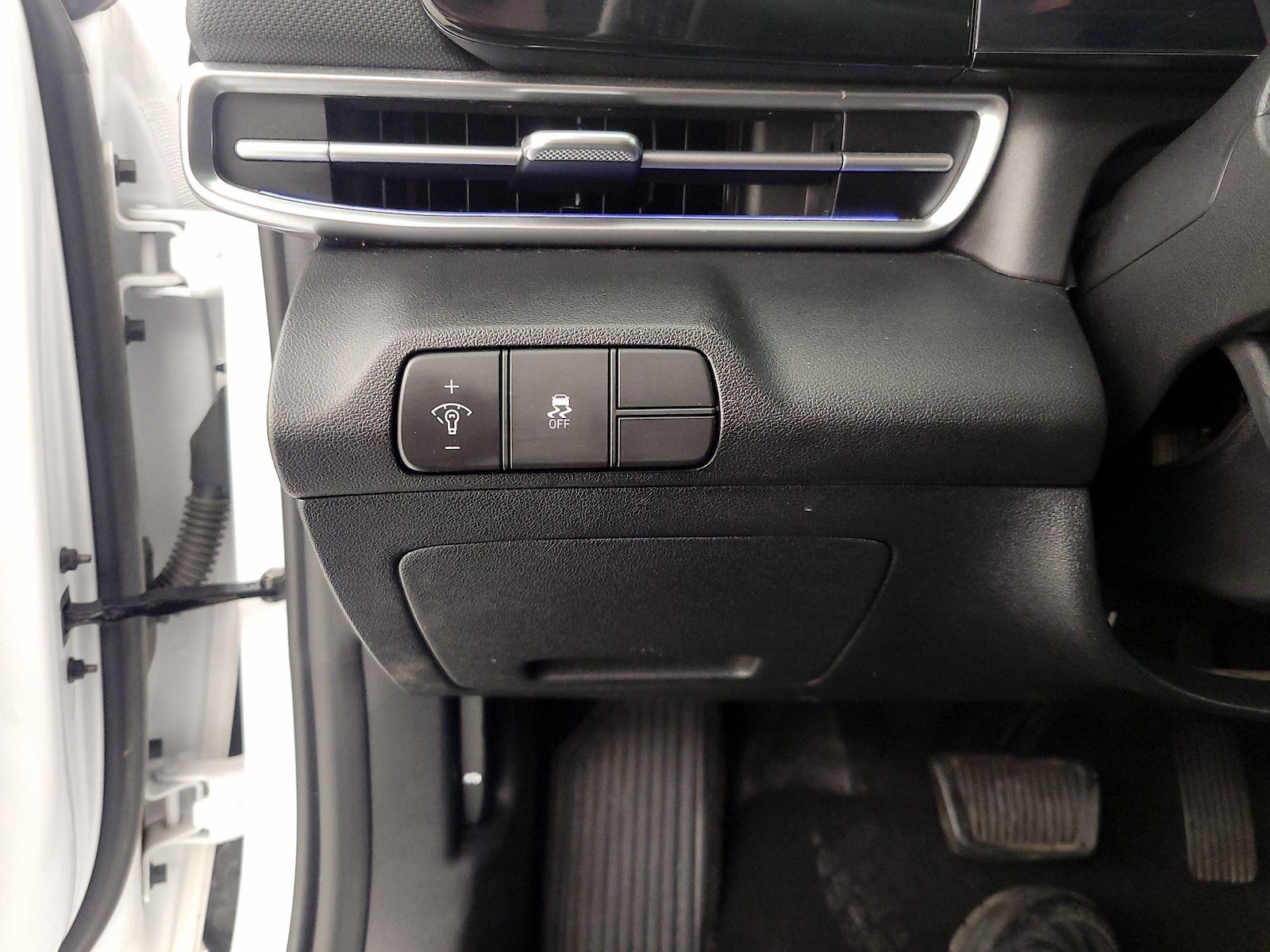 2024 Hyundai Elantra Limited - Photo 14