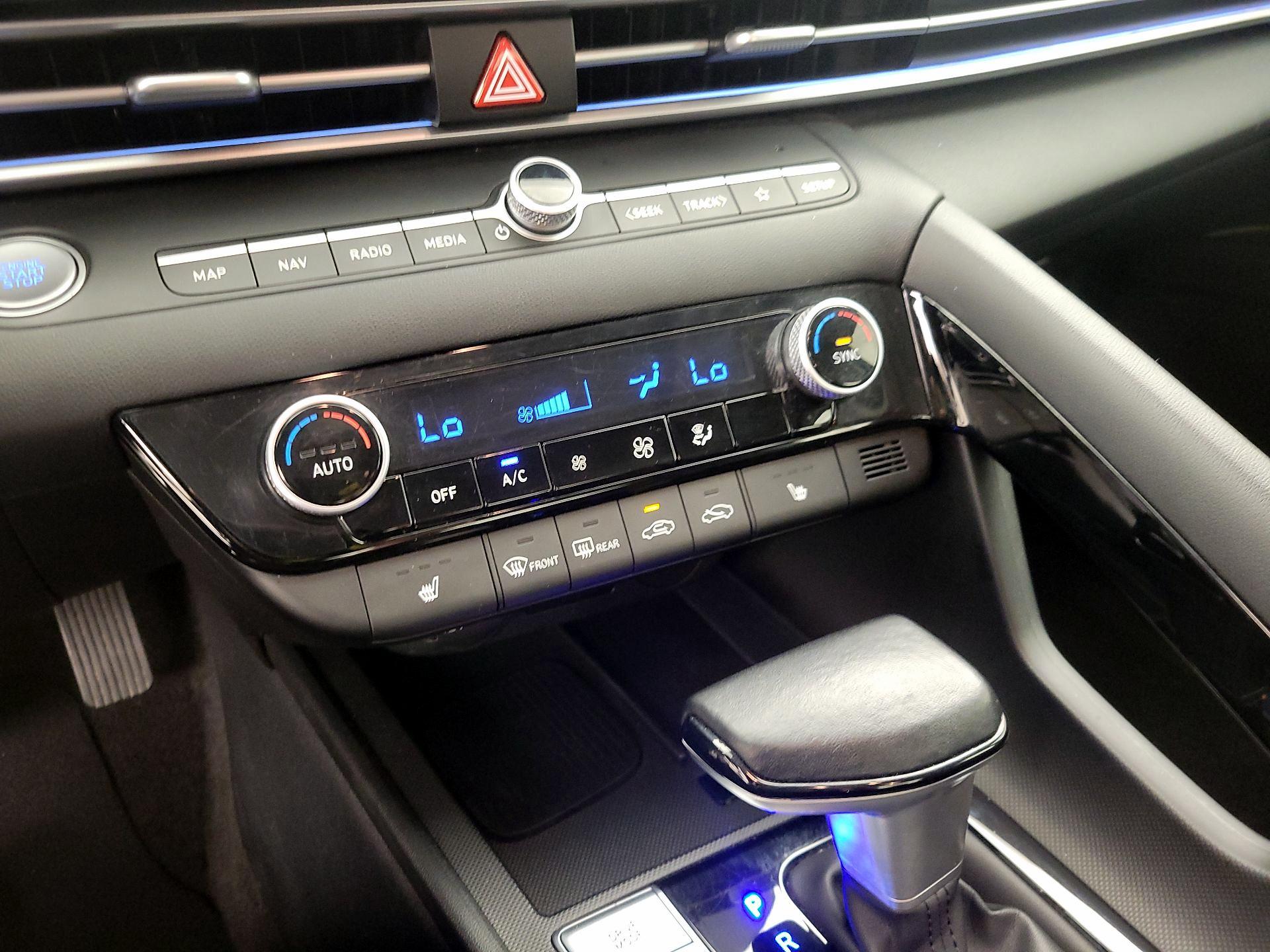 Thumbnail: 2024 Hyundai Elantra - 17