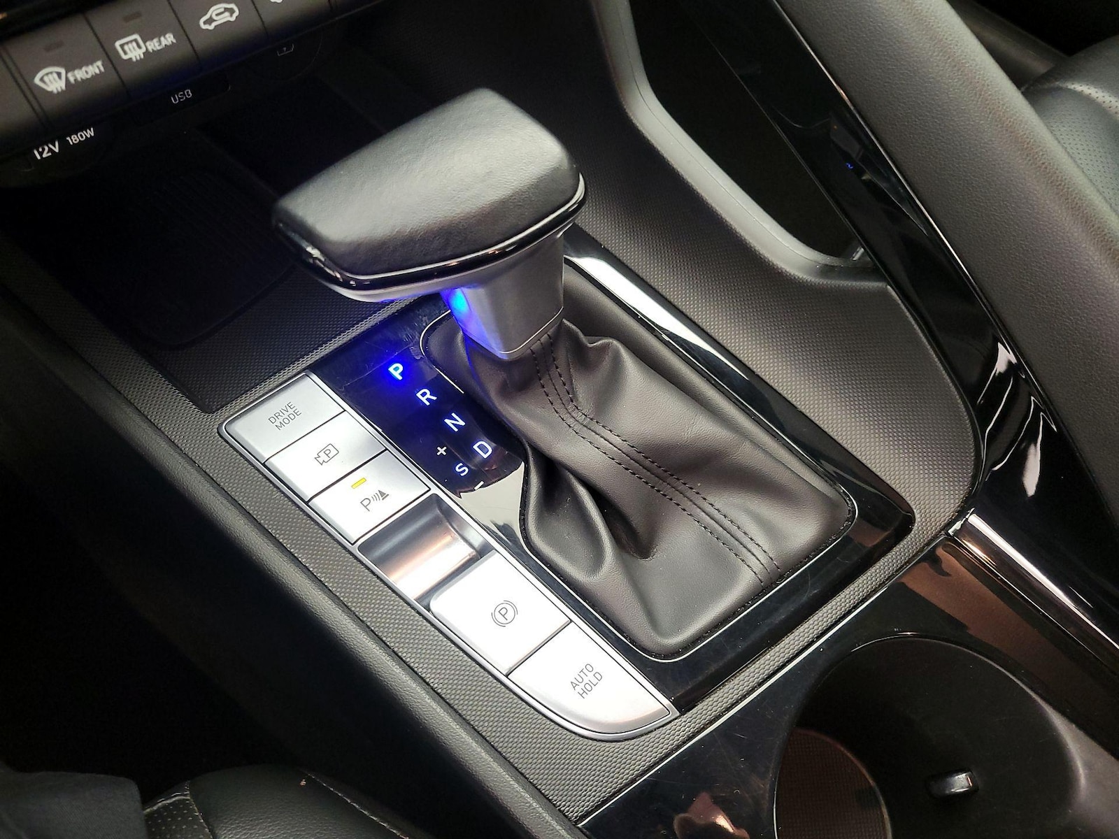 2024 Hyundai Elantra Limited - Photo 19