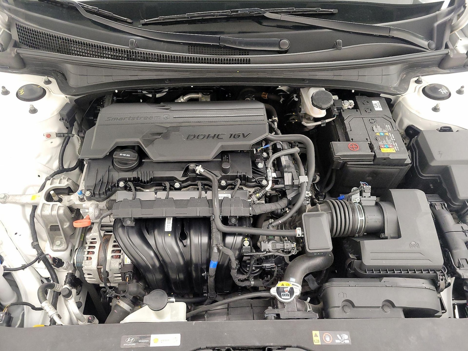 2024 Hyundai Elantra Limited - Photo 24