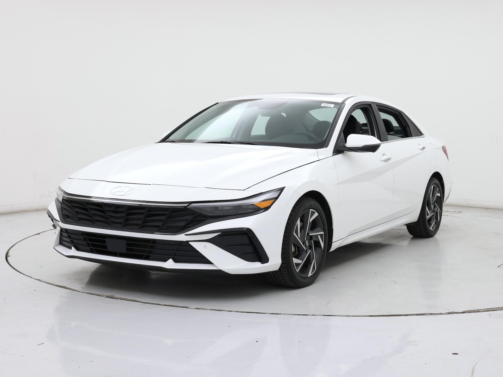 2024 Hyundai Elantra Limited - Photo 5