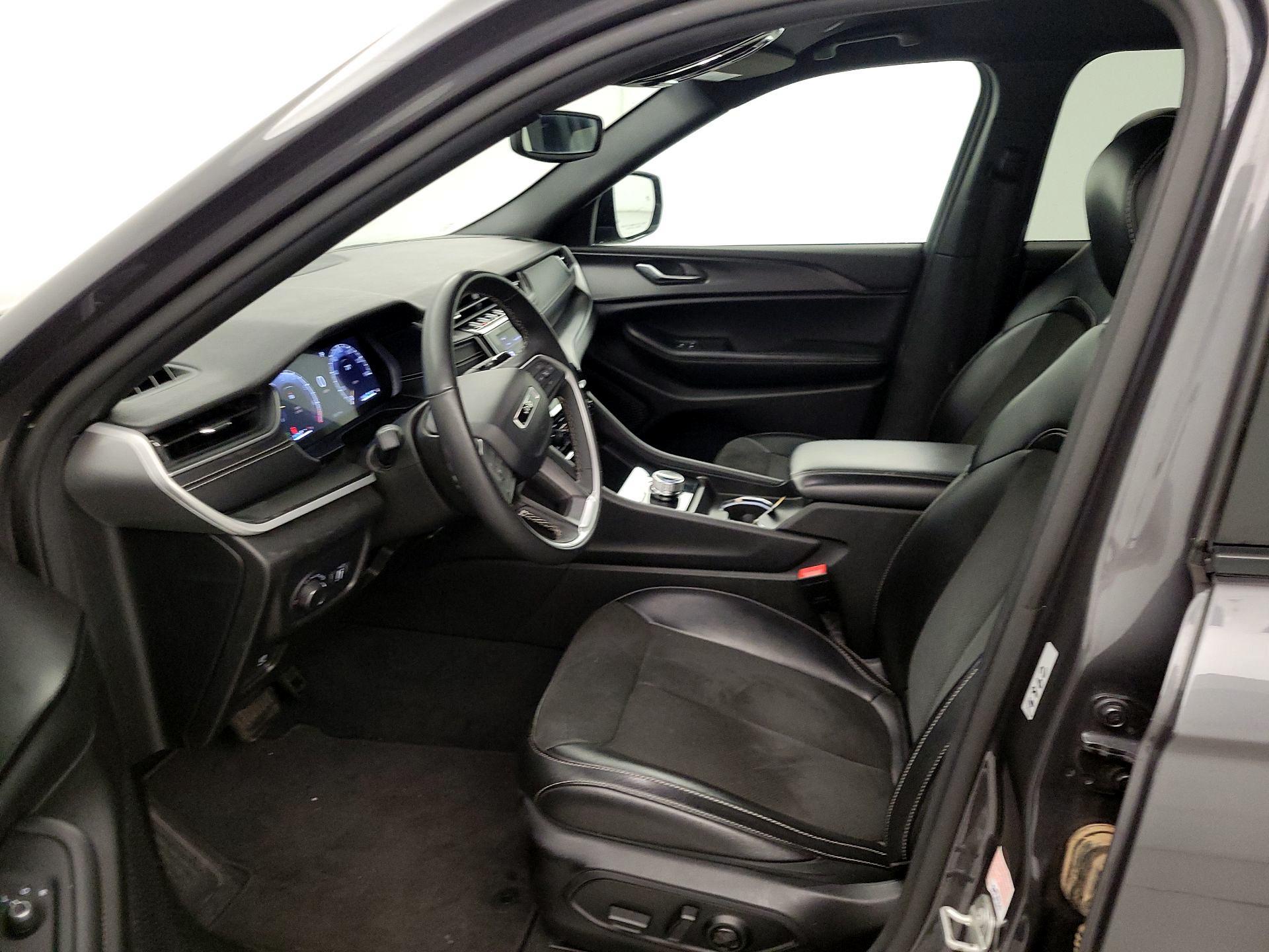 Thumbnail: 2024 Jeep Grand Cherokee - 11