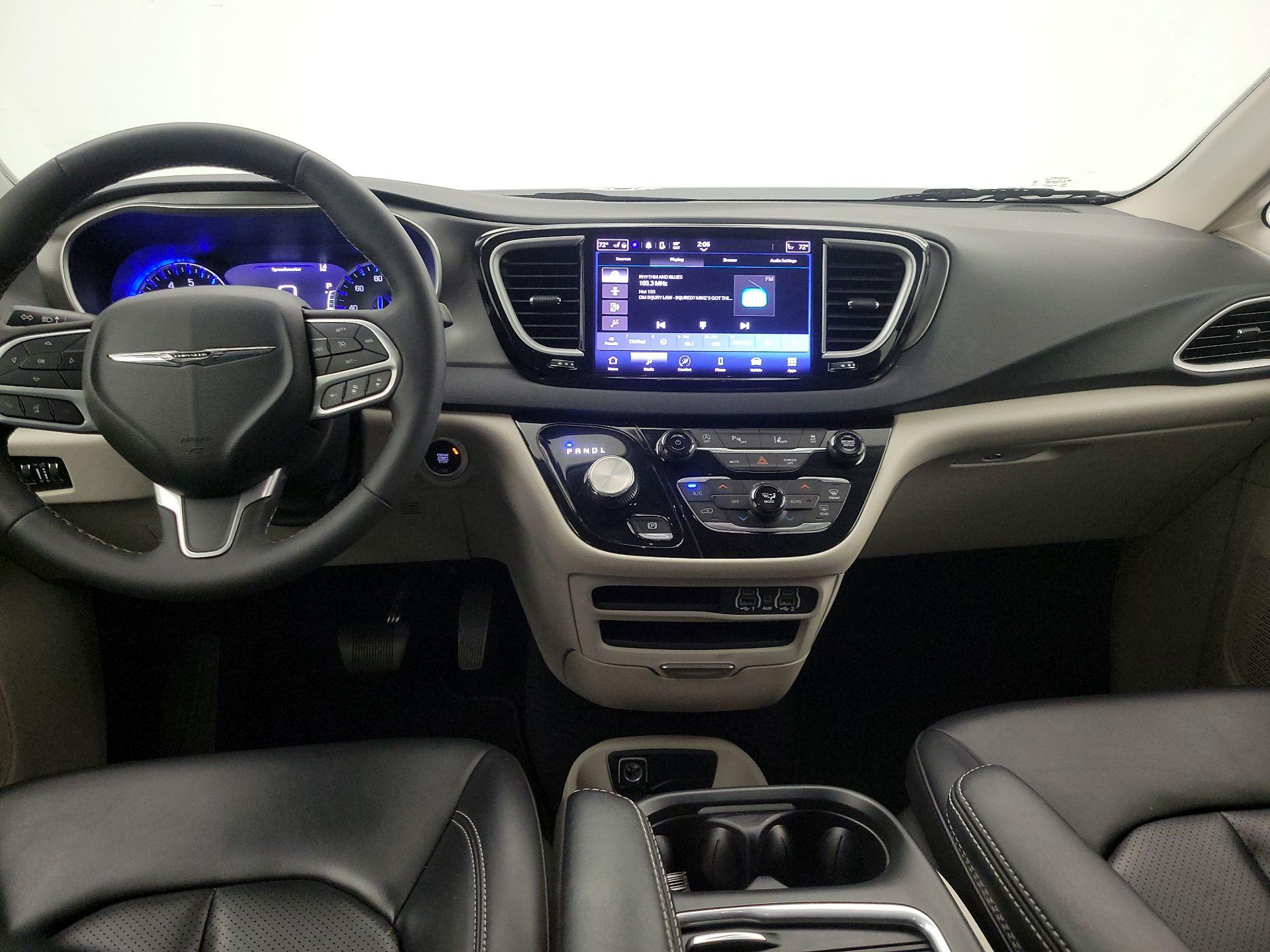 Thumbnail: 2023 Chrysler Pacifica - 9