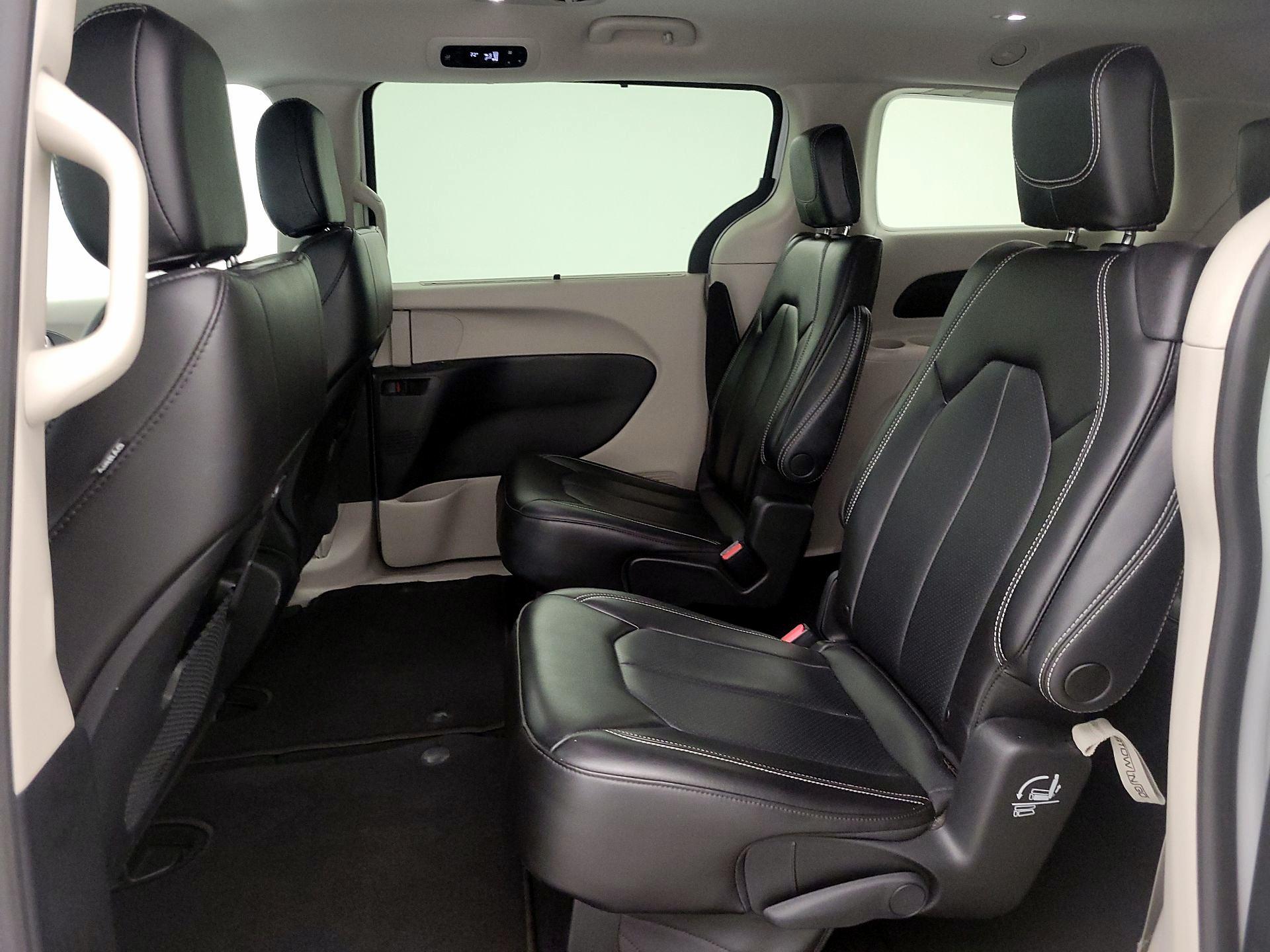 Thumbnail: 2023 Chrysler Pacifica - 19