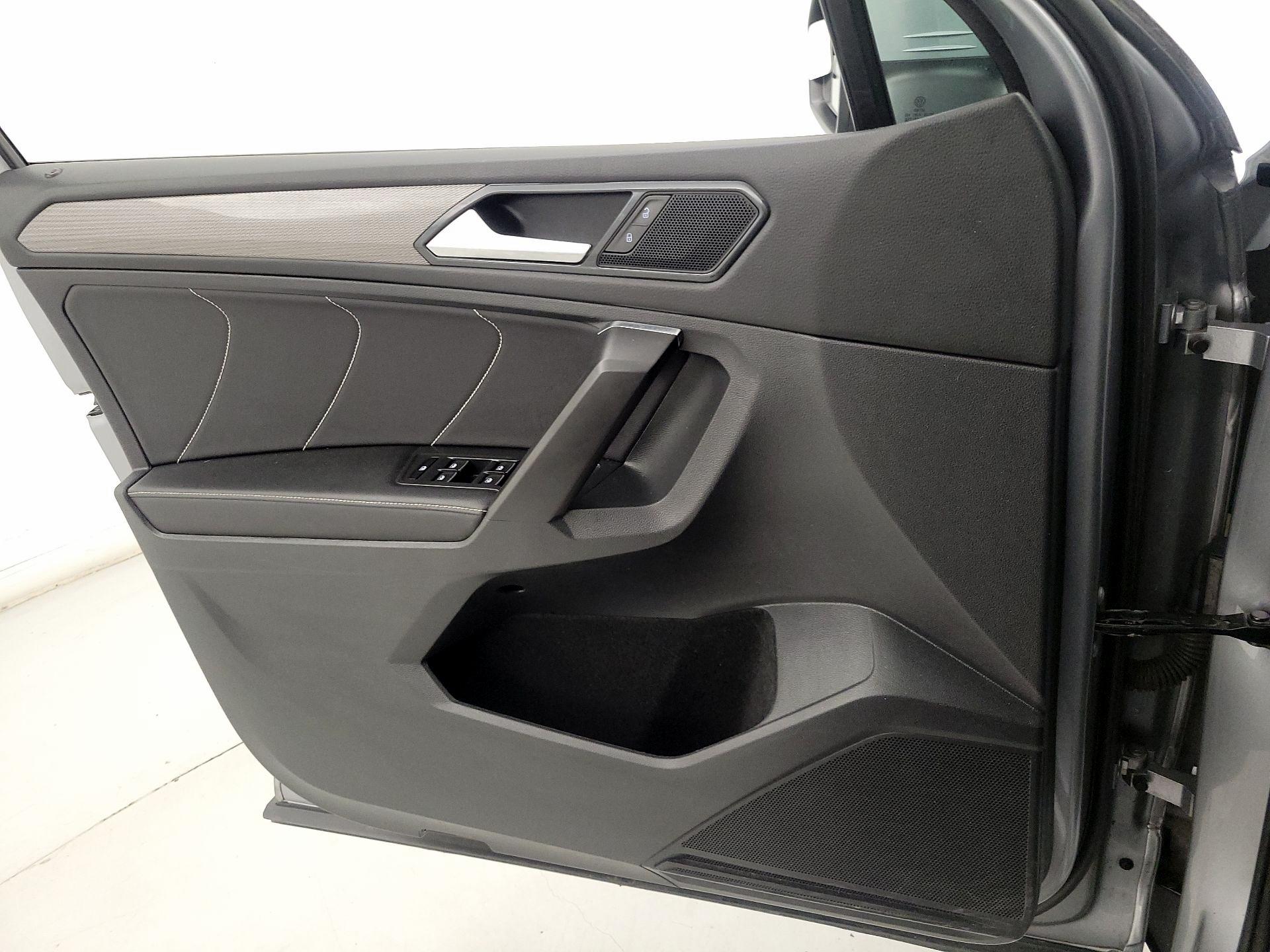 Thumbnail: 2022 Volkswagen Tiguan - 12