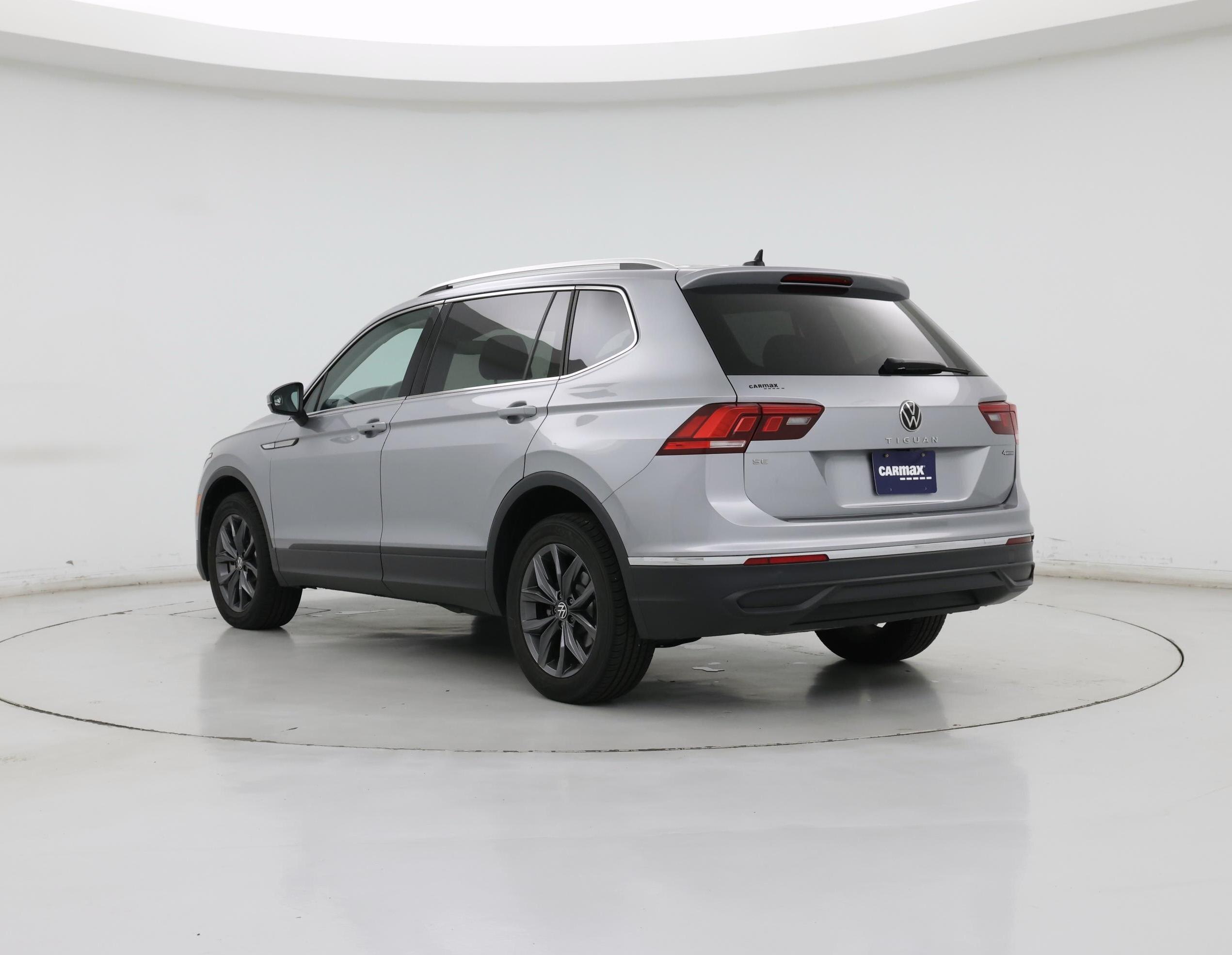 Thumbnail: 2022 Volkswagen Tiguan - 2