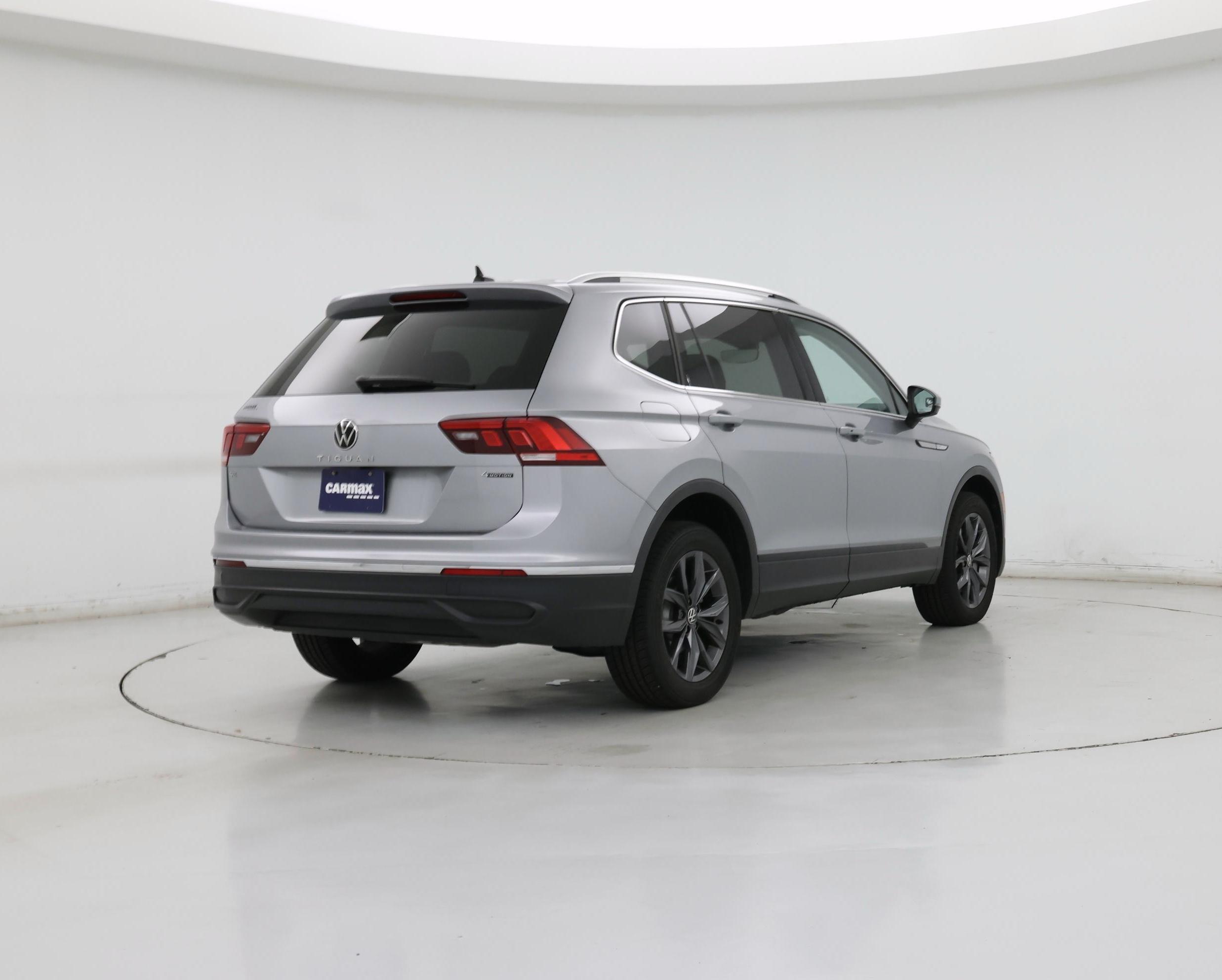 Thumbnail: 2022 Volkswagen Tiguan - 8
