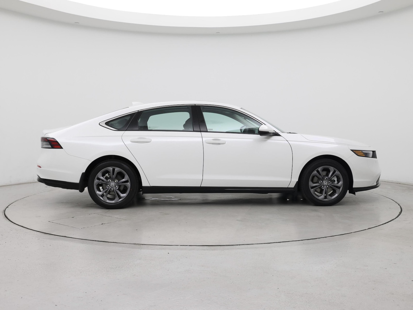 2025 Honda Accord Hybrid EX-L - Photo 8