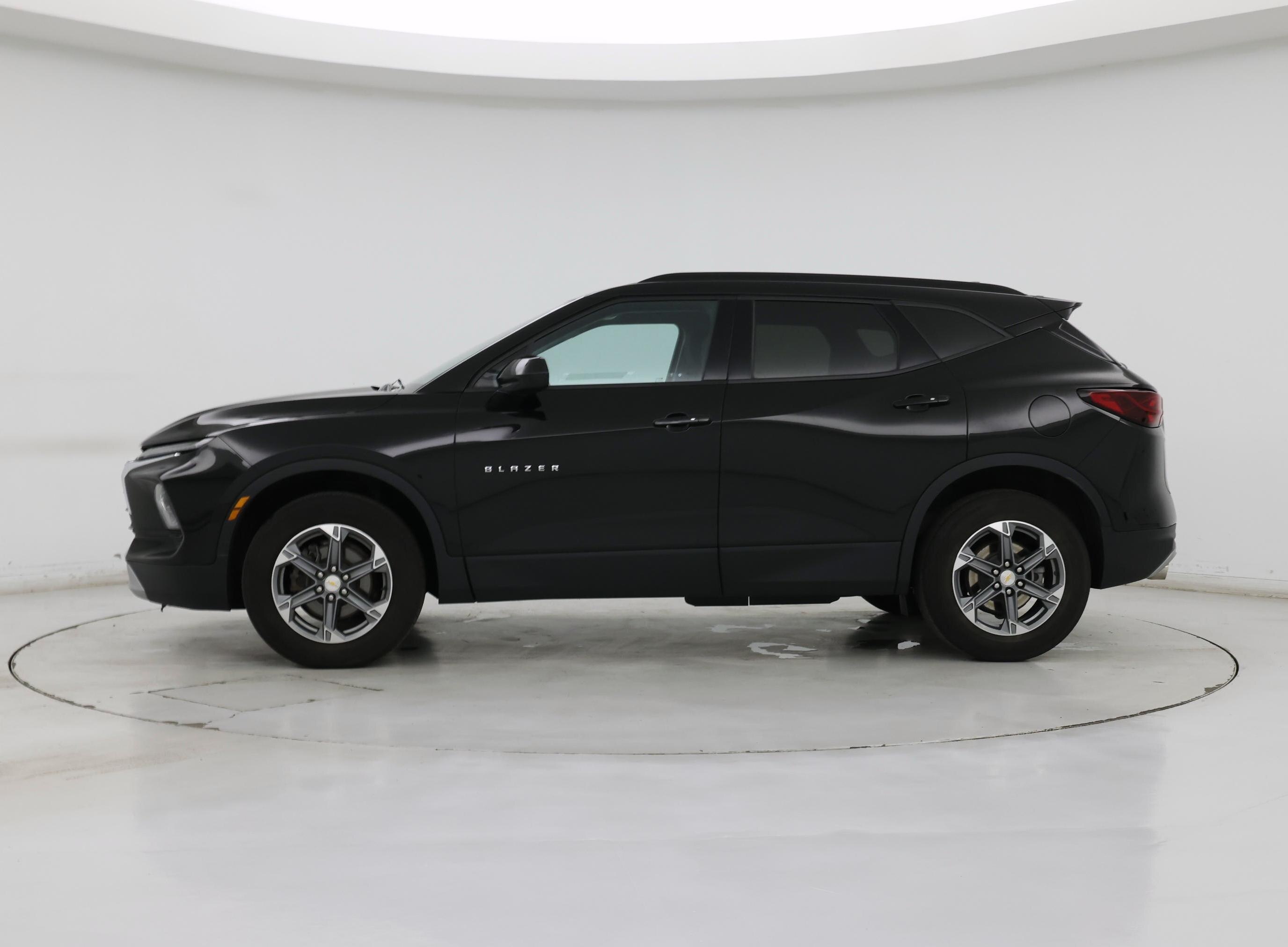 Thumbnail: 2023 Chevrolet Blazer - 3